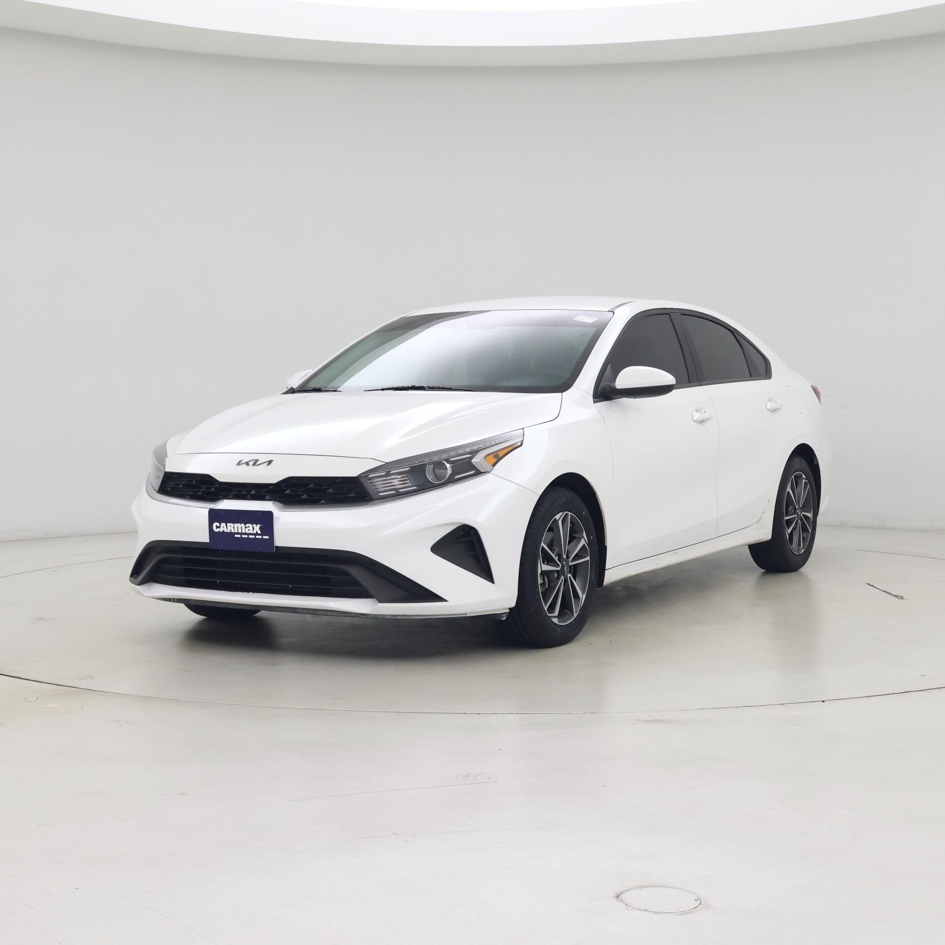 Thumbnail: 2024 Kia Forte - 4