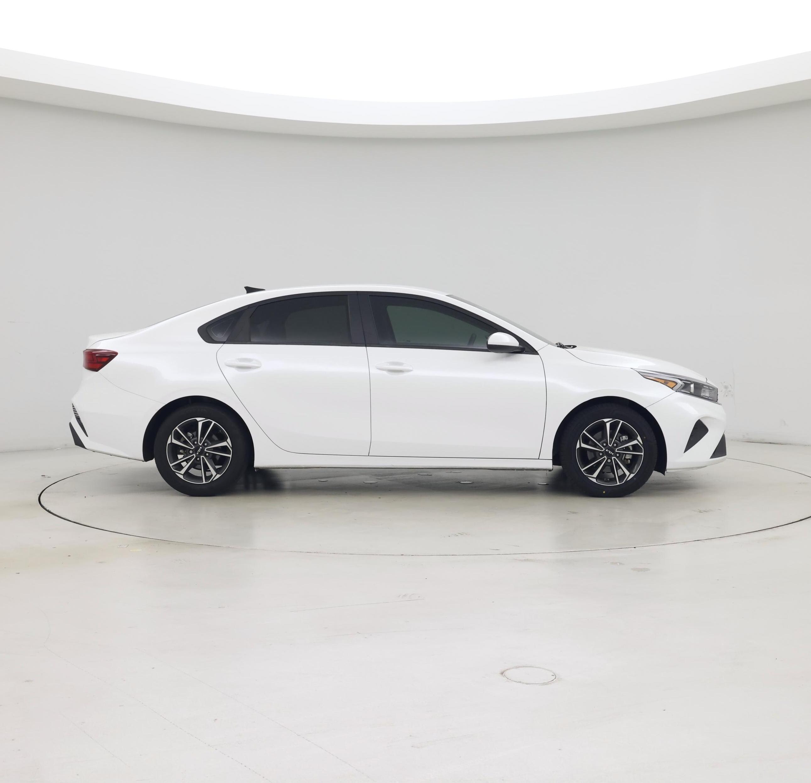 Thumbnail: 2024 Kia Forte - 7