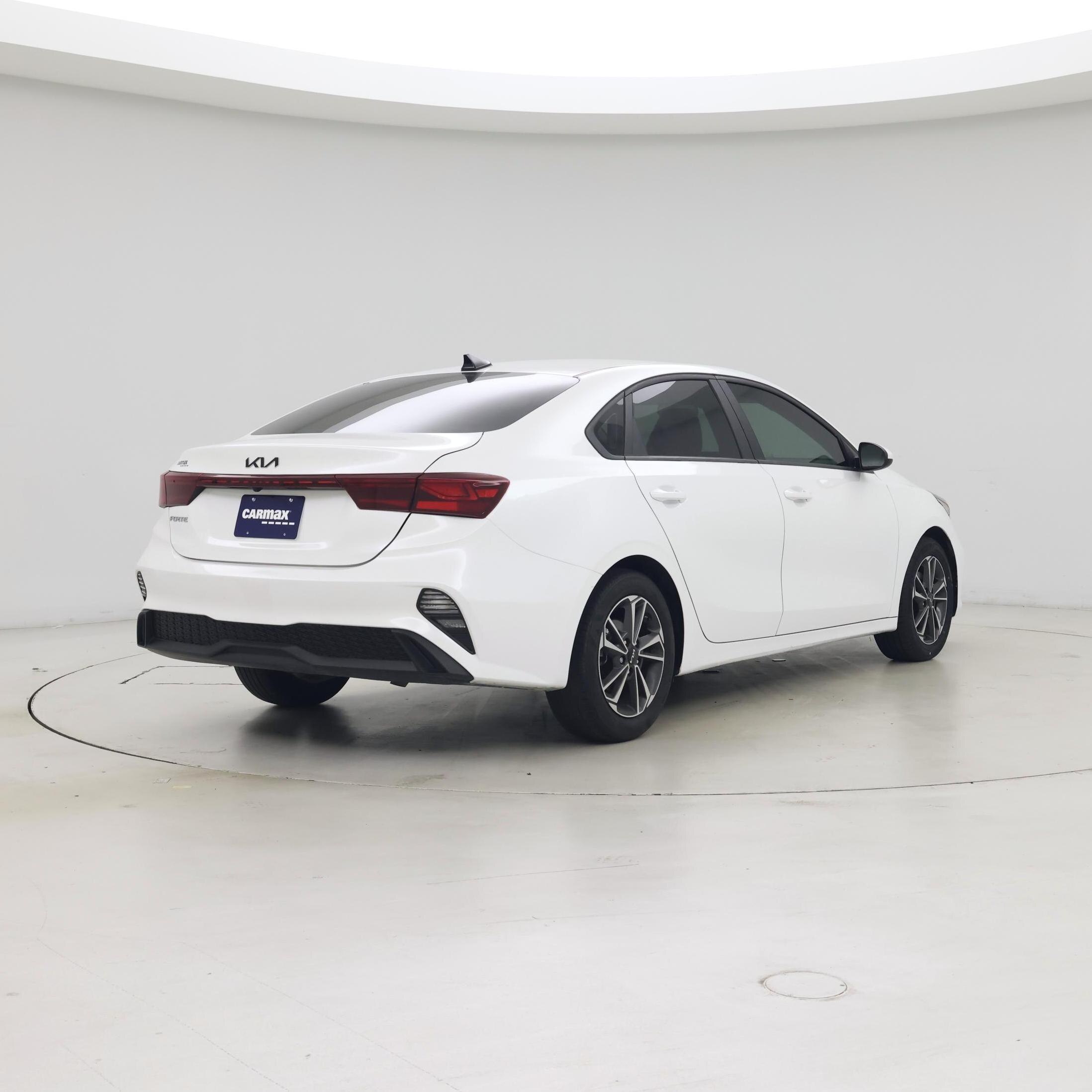 Thumbnail: 2024 Kia Forte - 8