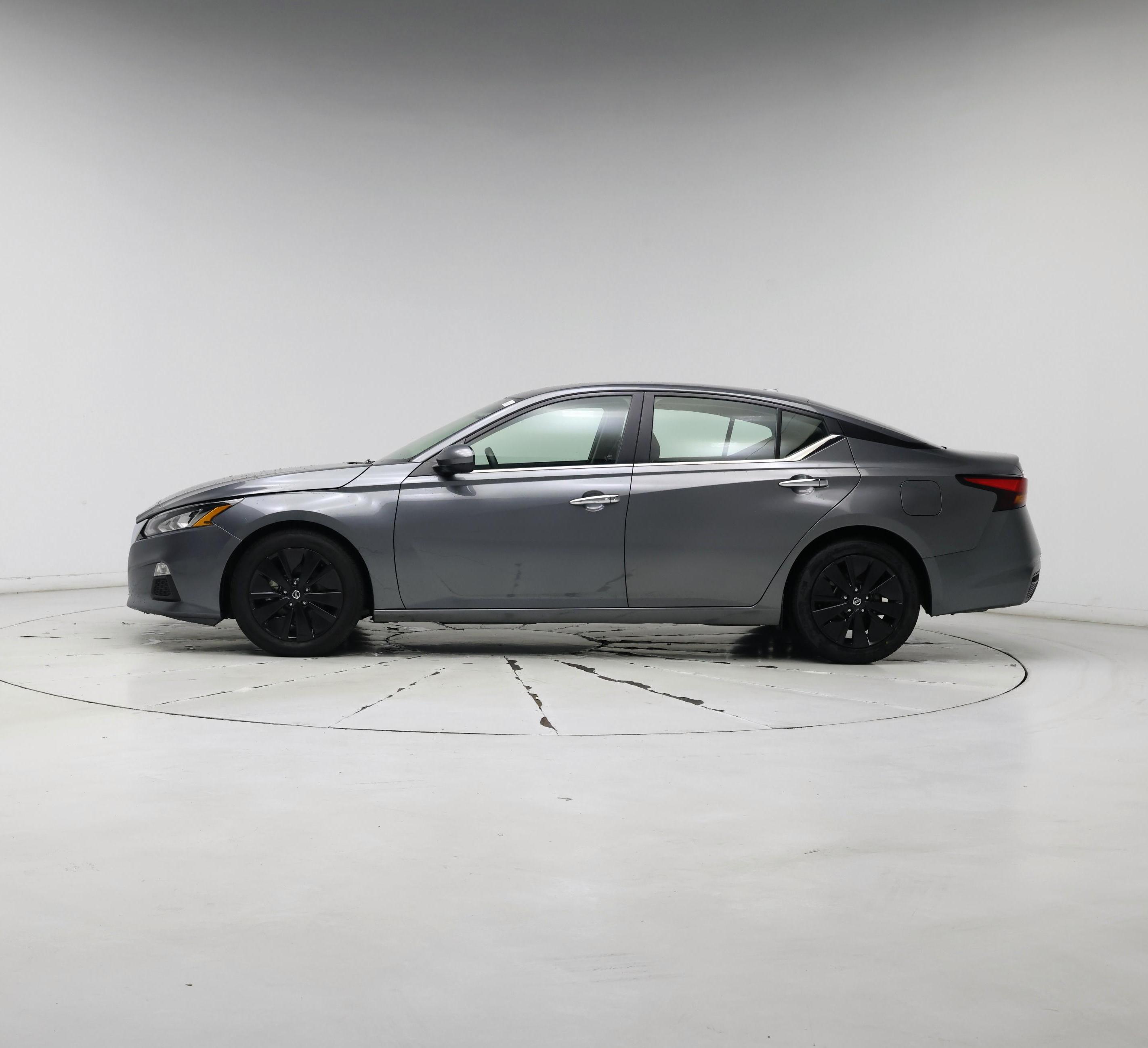 Thumbnail: 2021 Nissan Altima - 3