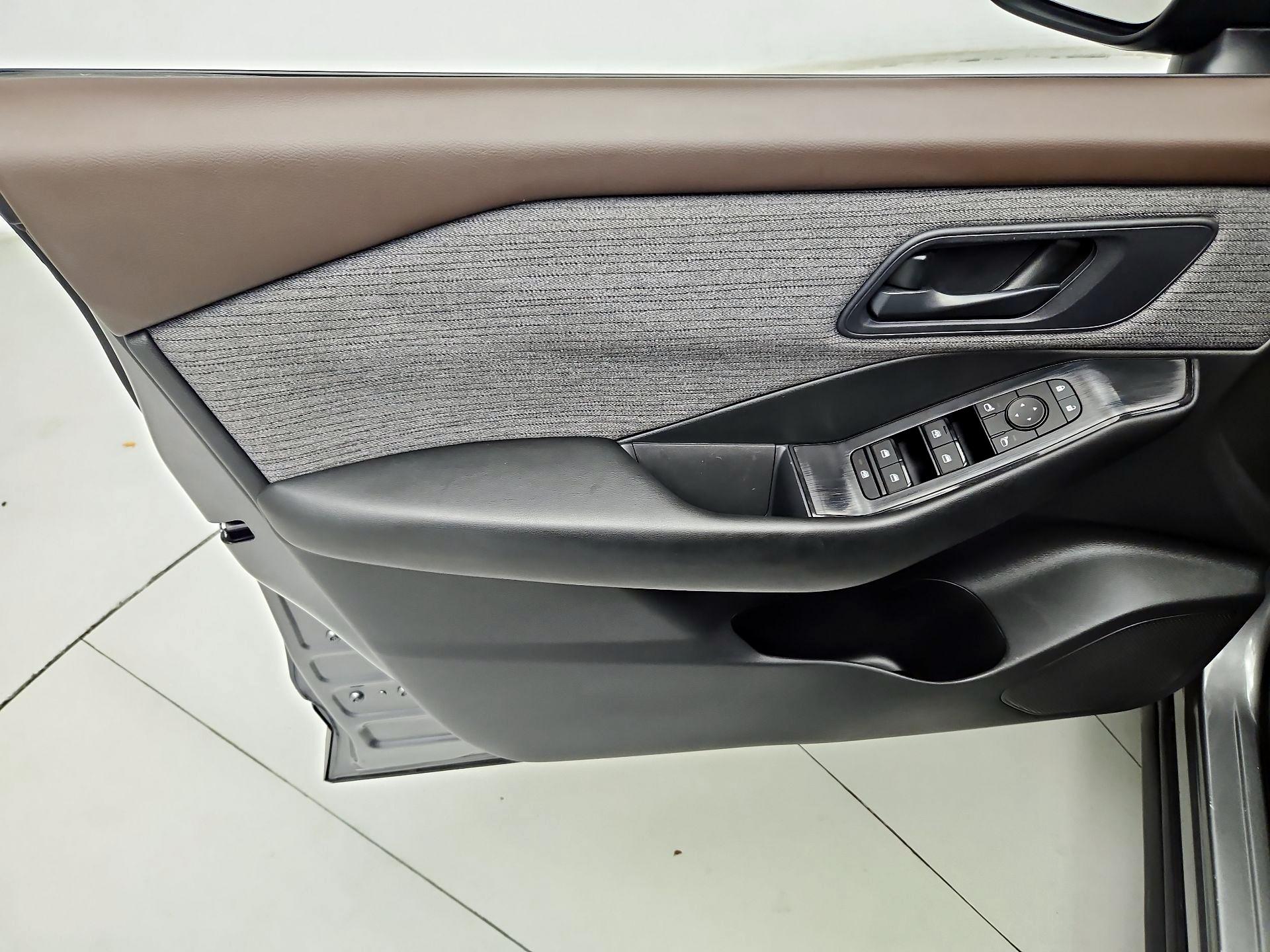 Thumbnail: 2023 Nissan Rogue - 12