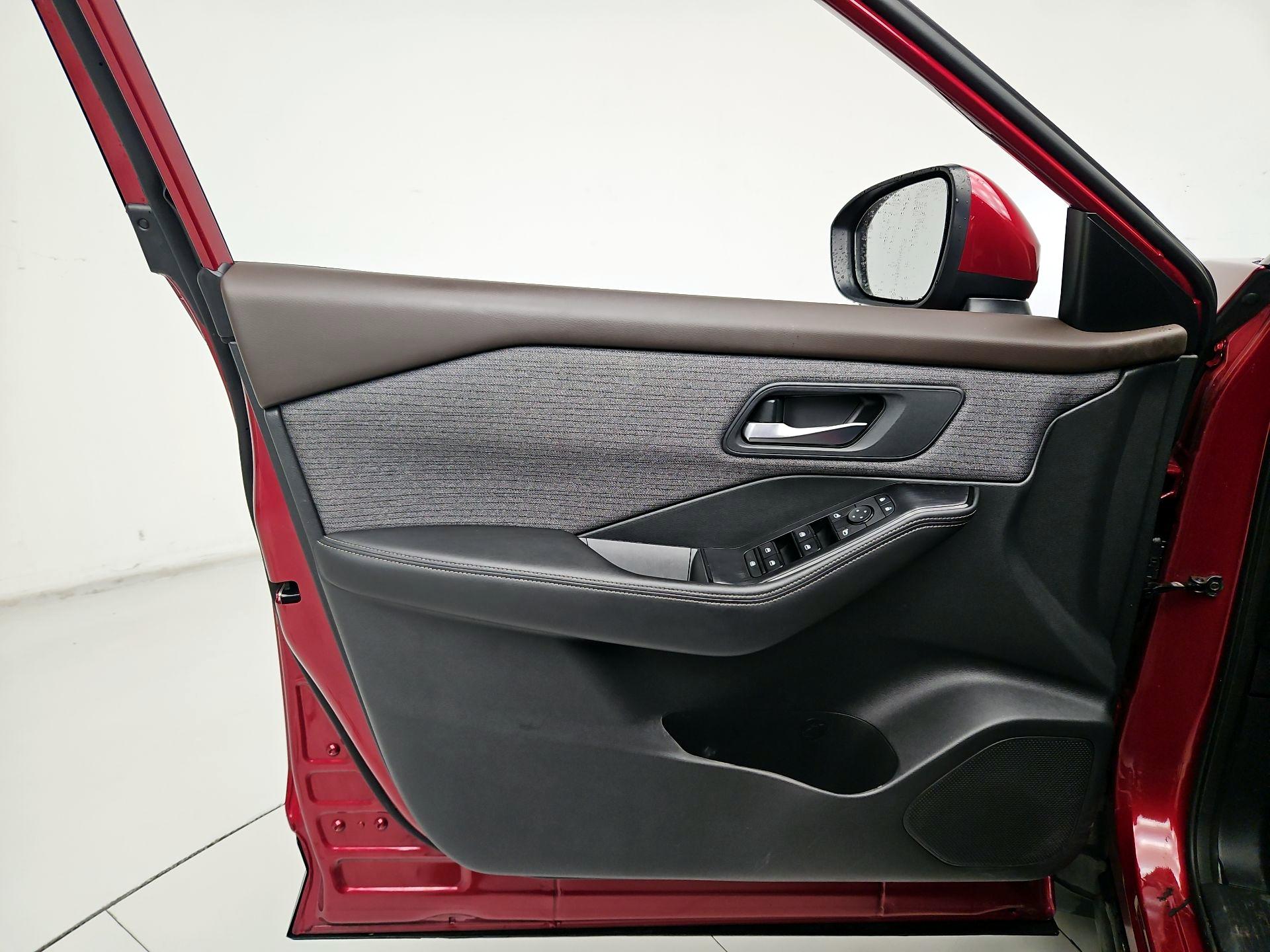 Thumbnail: 2022 Nissan Rogue - 12