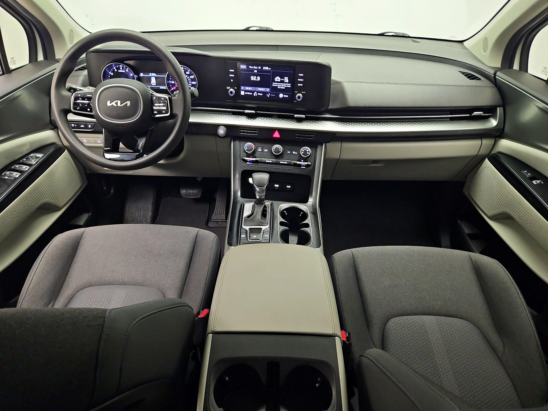 Thumbnail: 2022 Kia Carnival - 9