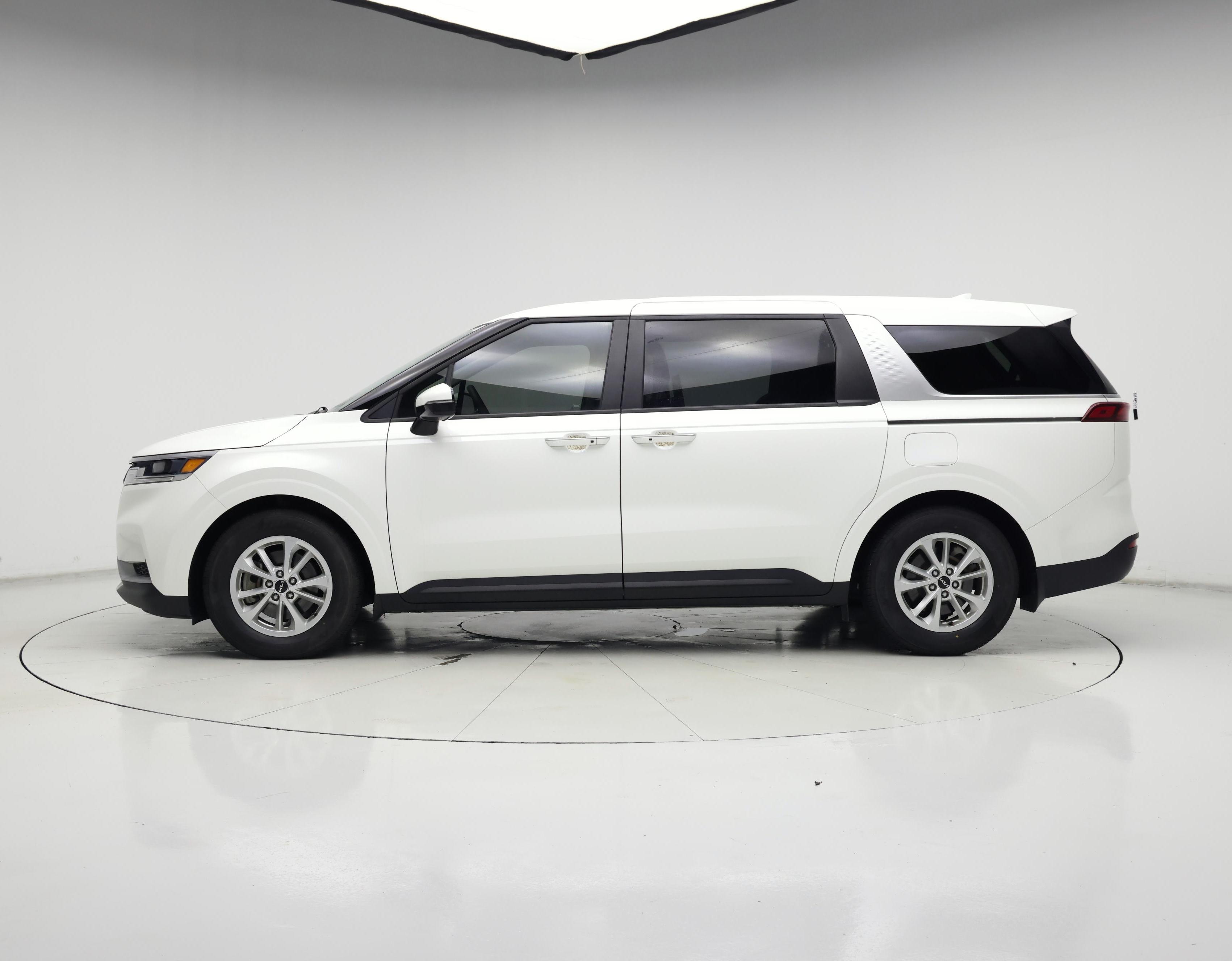 Thumbnail: 2022 Kia Carnival - 3