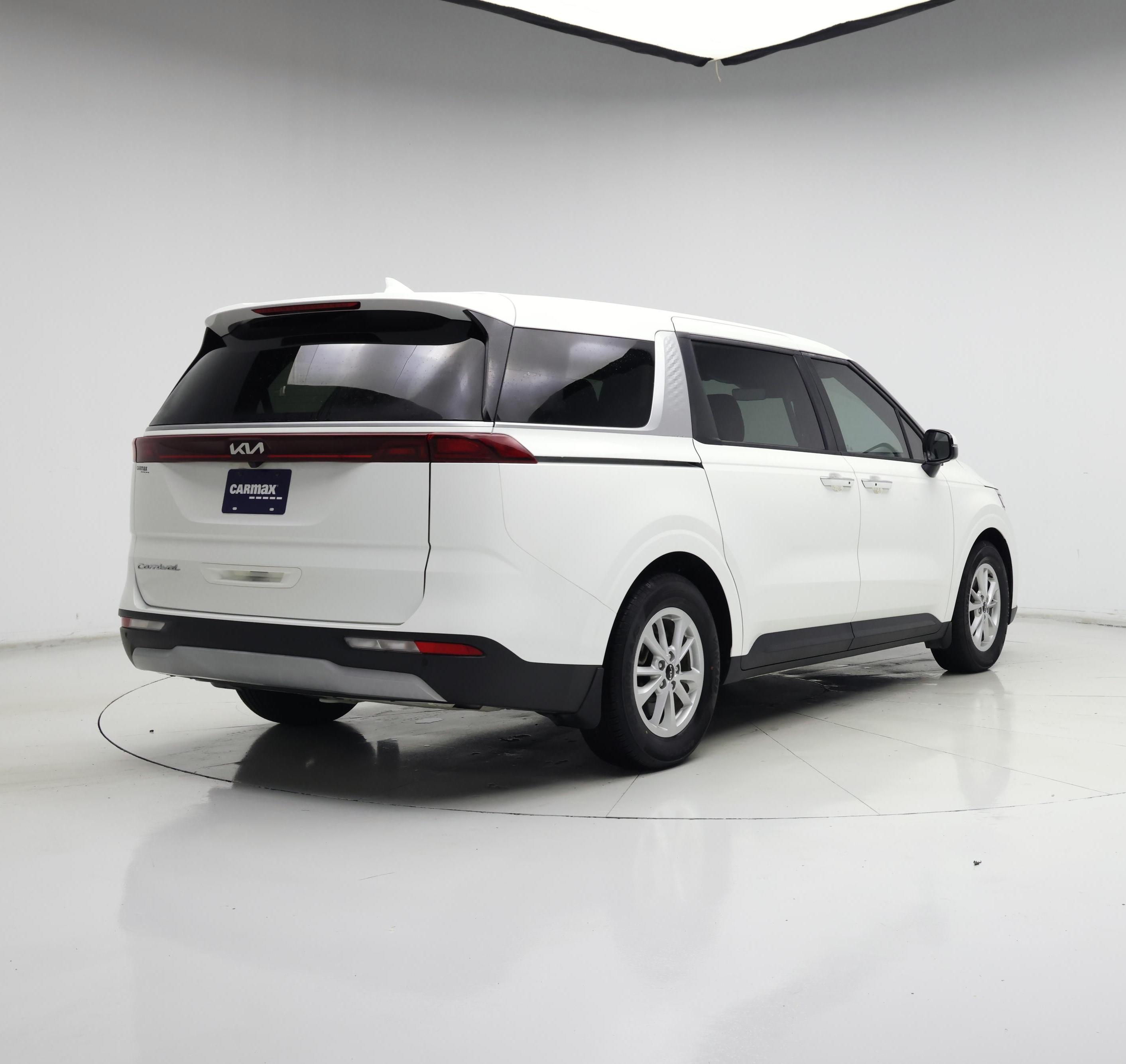 Thumbnail: 2022 Kia Carnival - 8