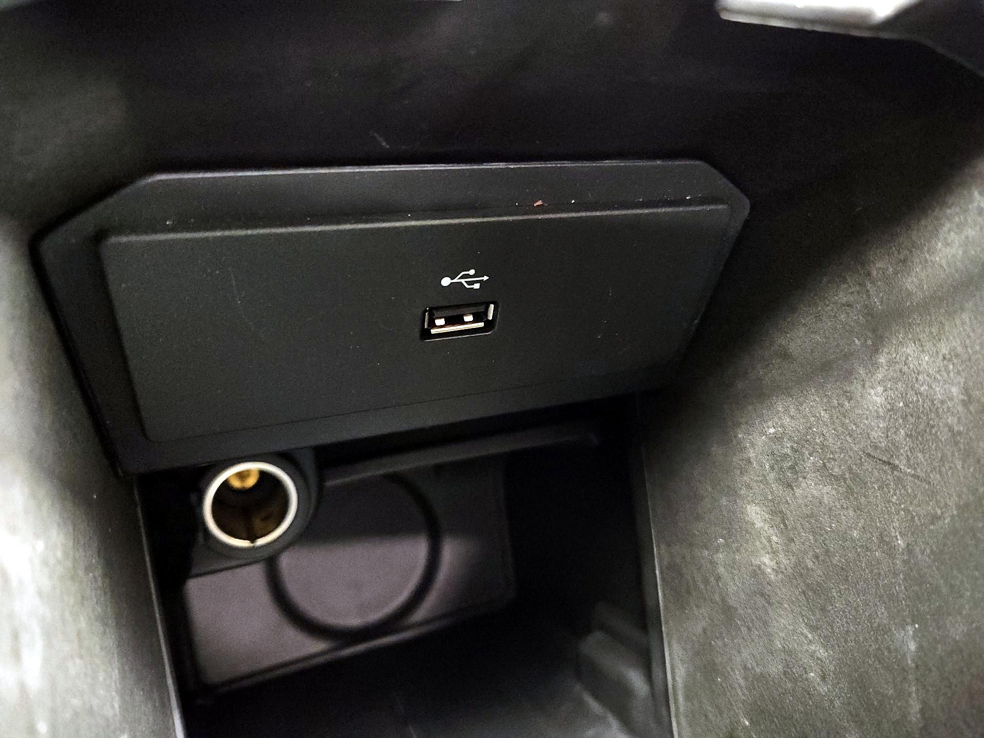 Thumbnail: 2017 Ford C-Max - 18