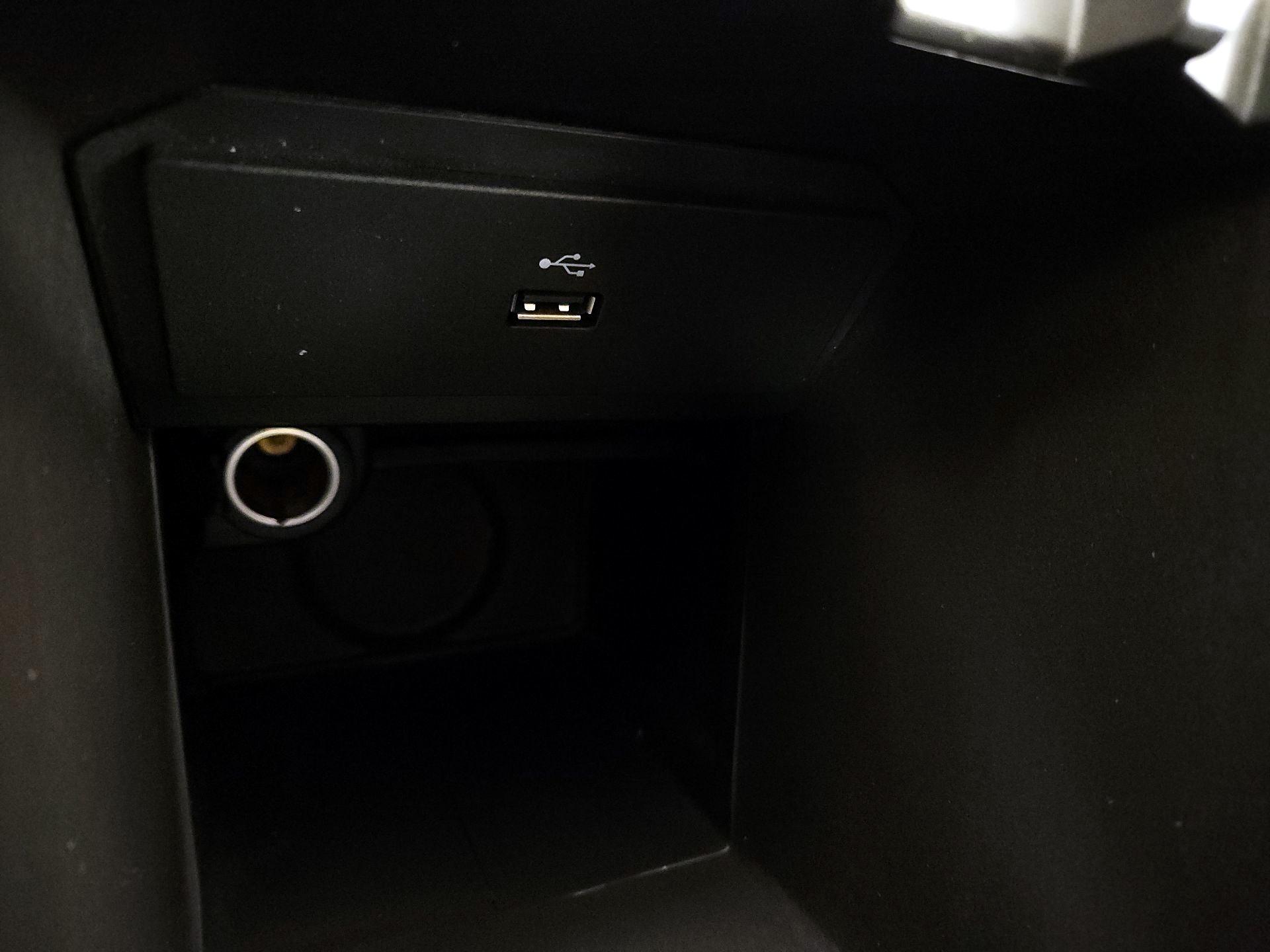 Thumbnail: 2017 Ford C-Max - 18