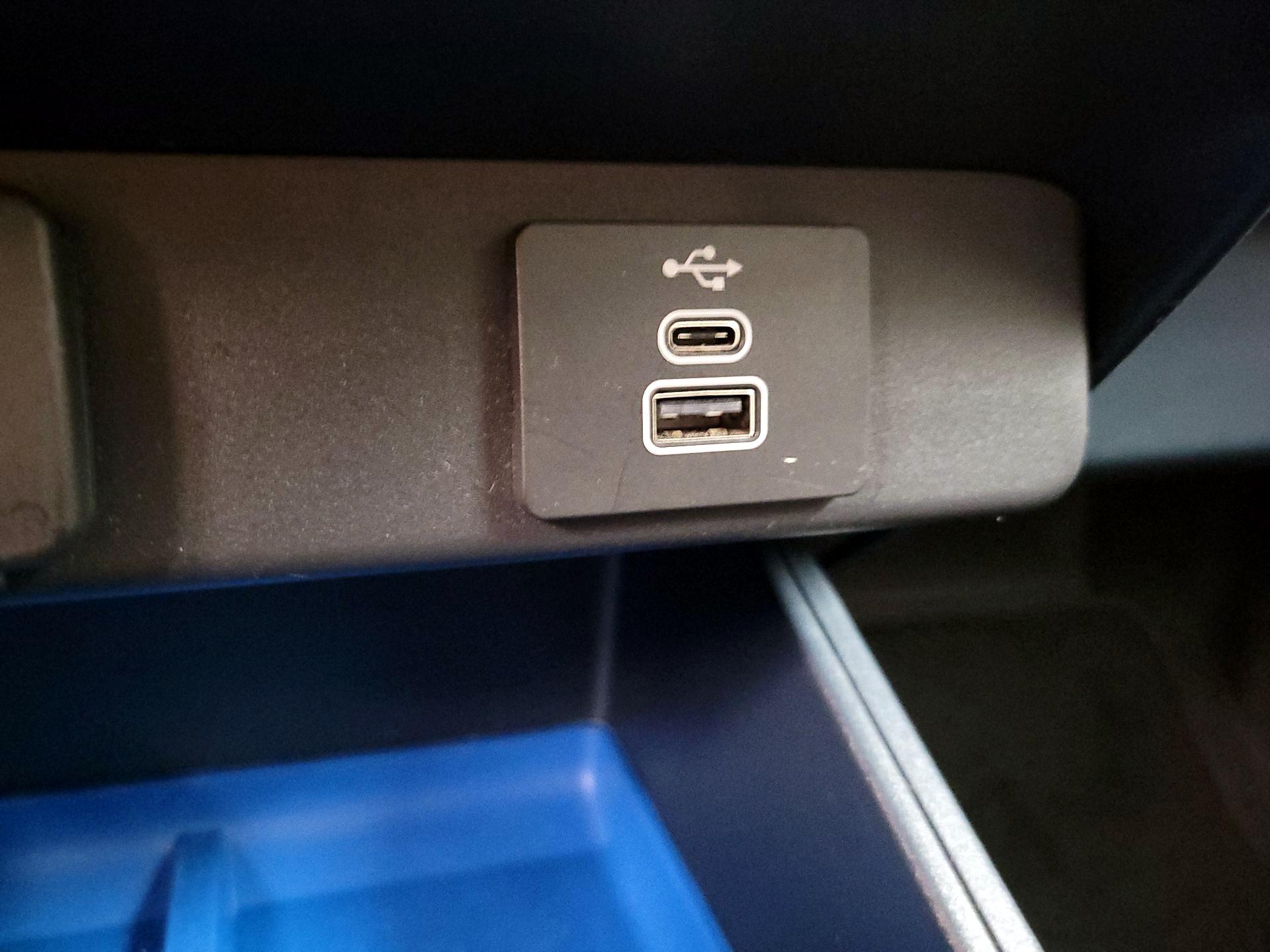 Thumbnail: 2025 Ford Maverick - 18