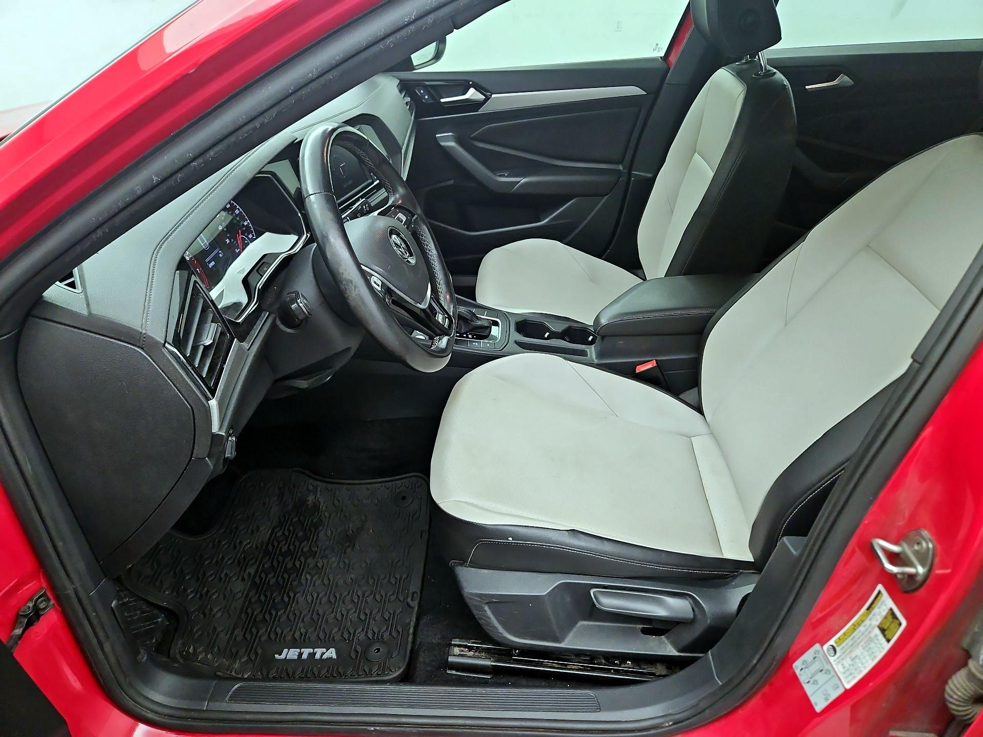 Thumbnail: 2019 Volkswagen Jetta - 11