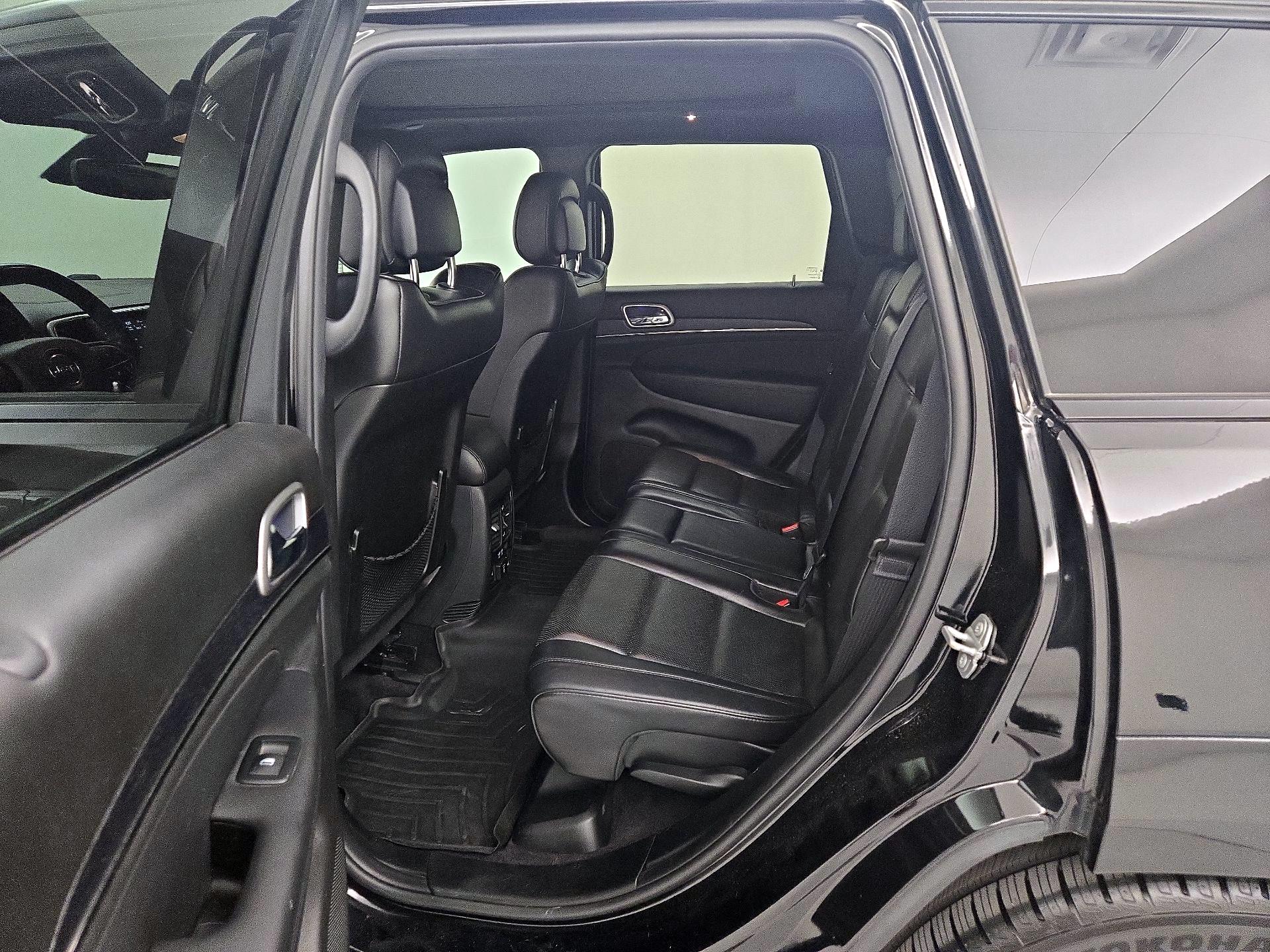 Thumbnail: 2018 Jeep Grand Cherokee - 20