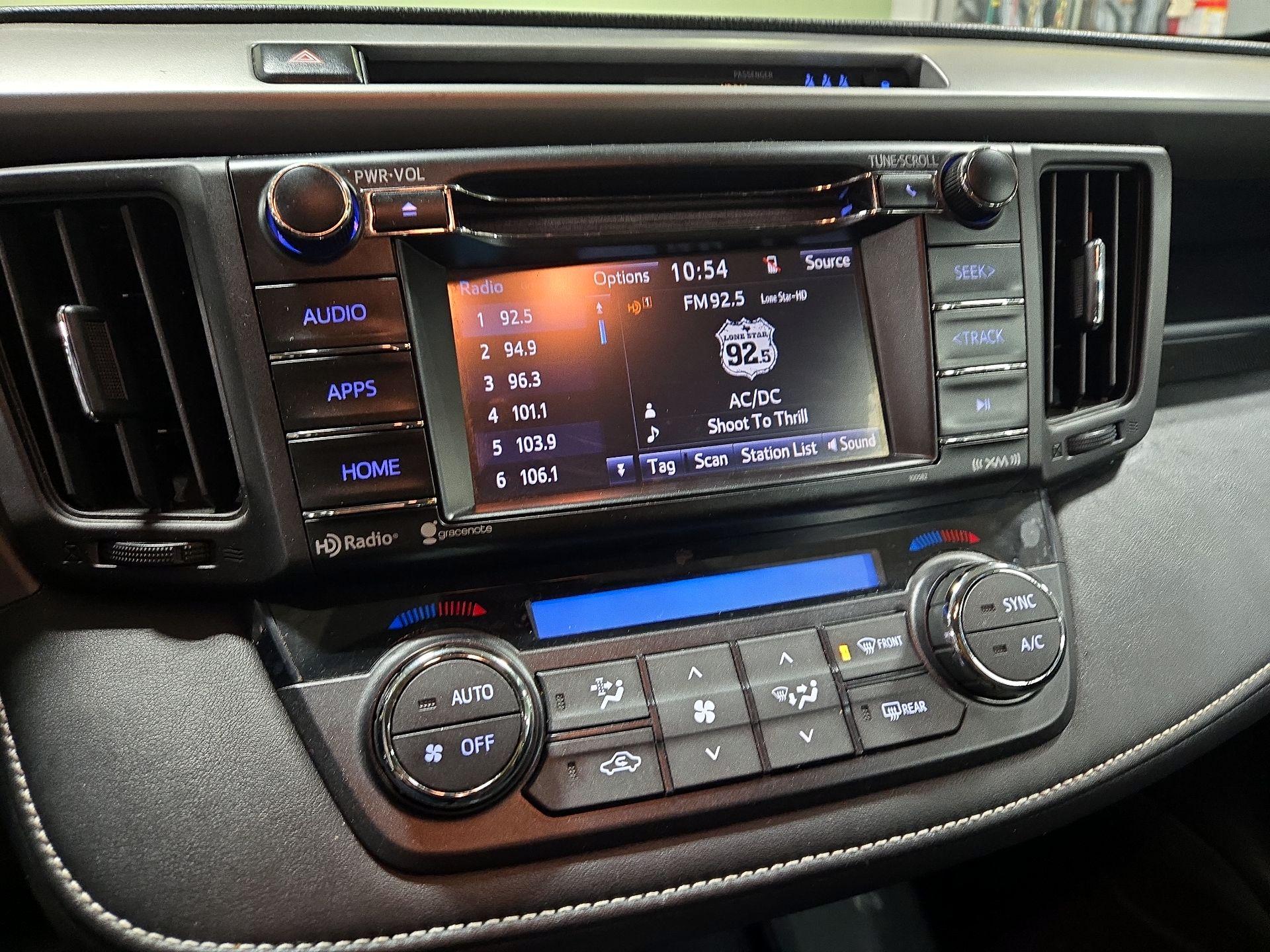 Thumbnail: 2017 Toyota RAV4 - 15