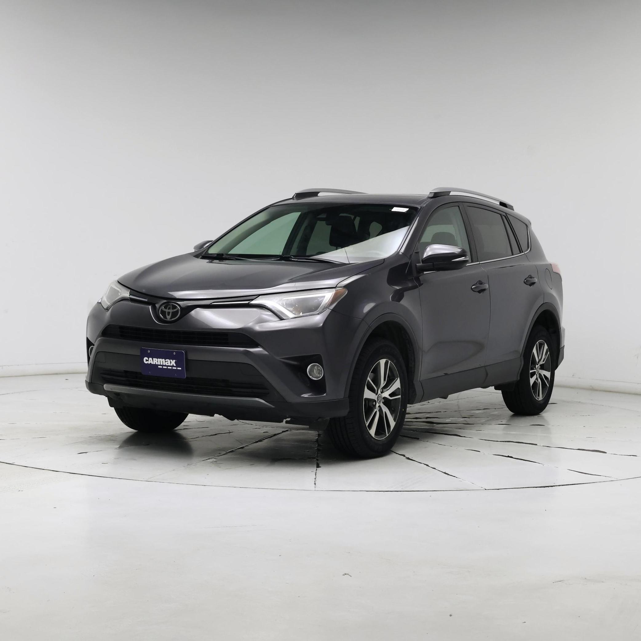 Thumbnail: 2017 Toyota RAV4 - 4