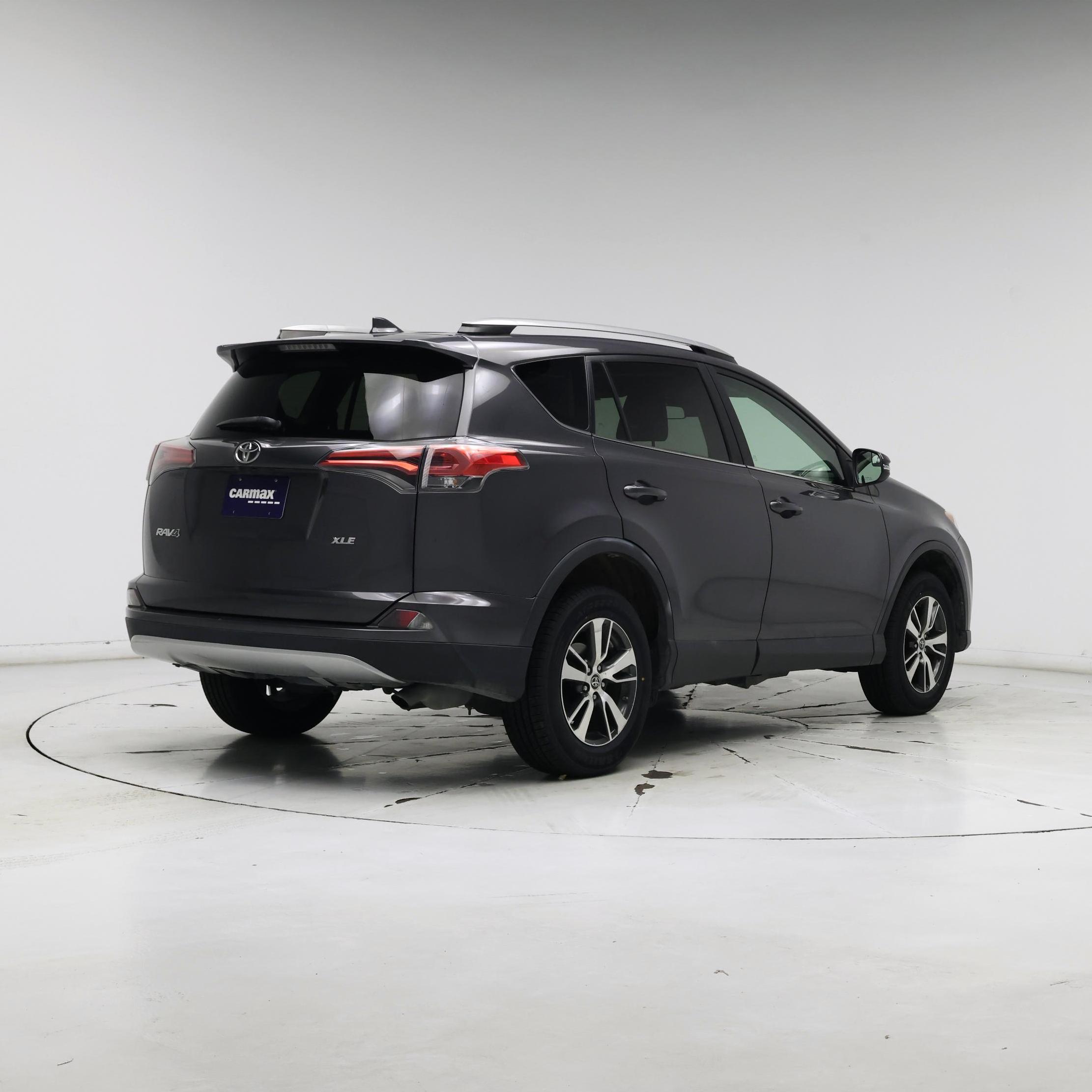 Thumbnail: 2017 Toyota RAV4 - 8