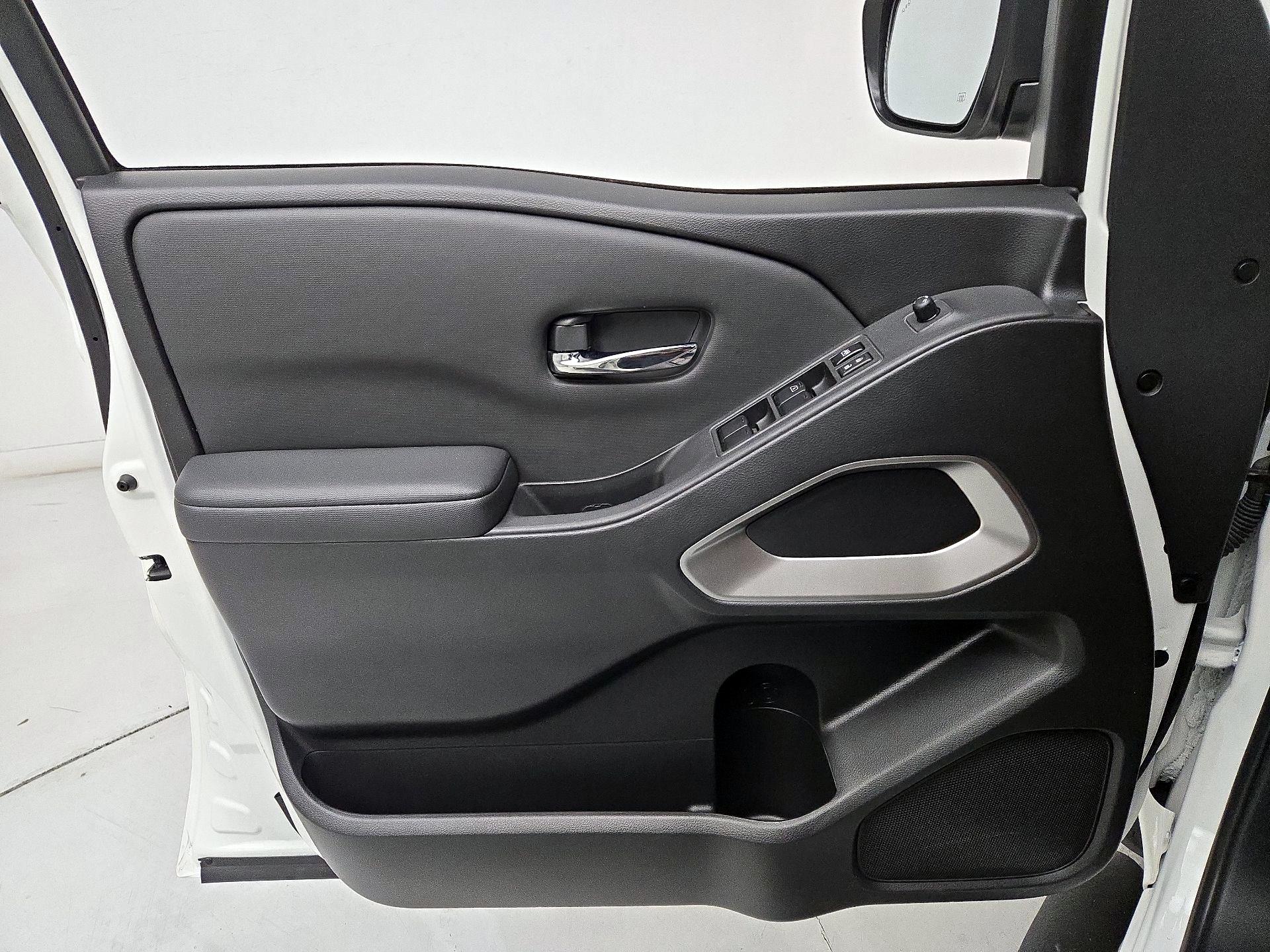 Thumbnail: 2022 Nissan Frontier - 12