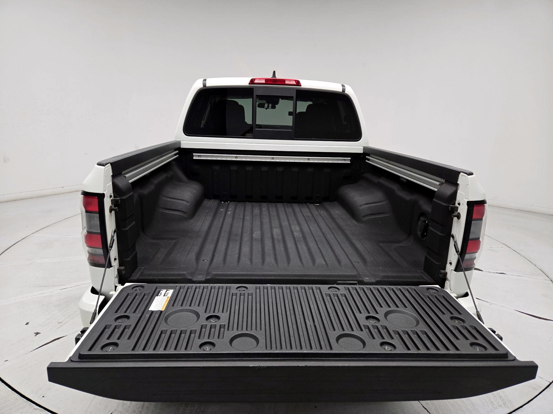 Thumbnail: 2022 Nissan Frontier - 20