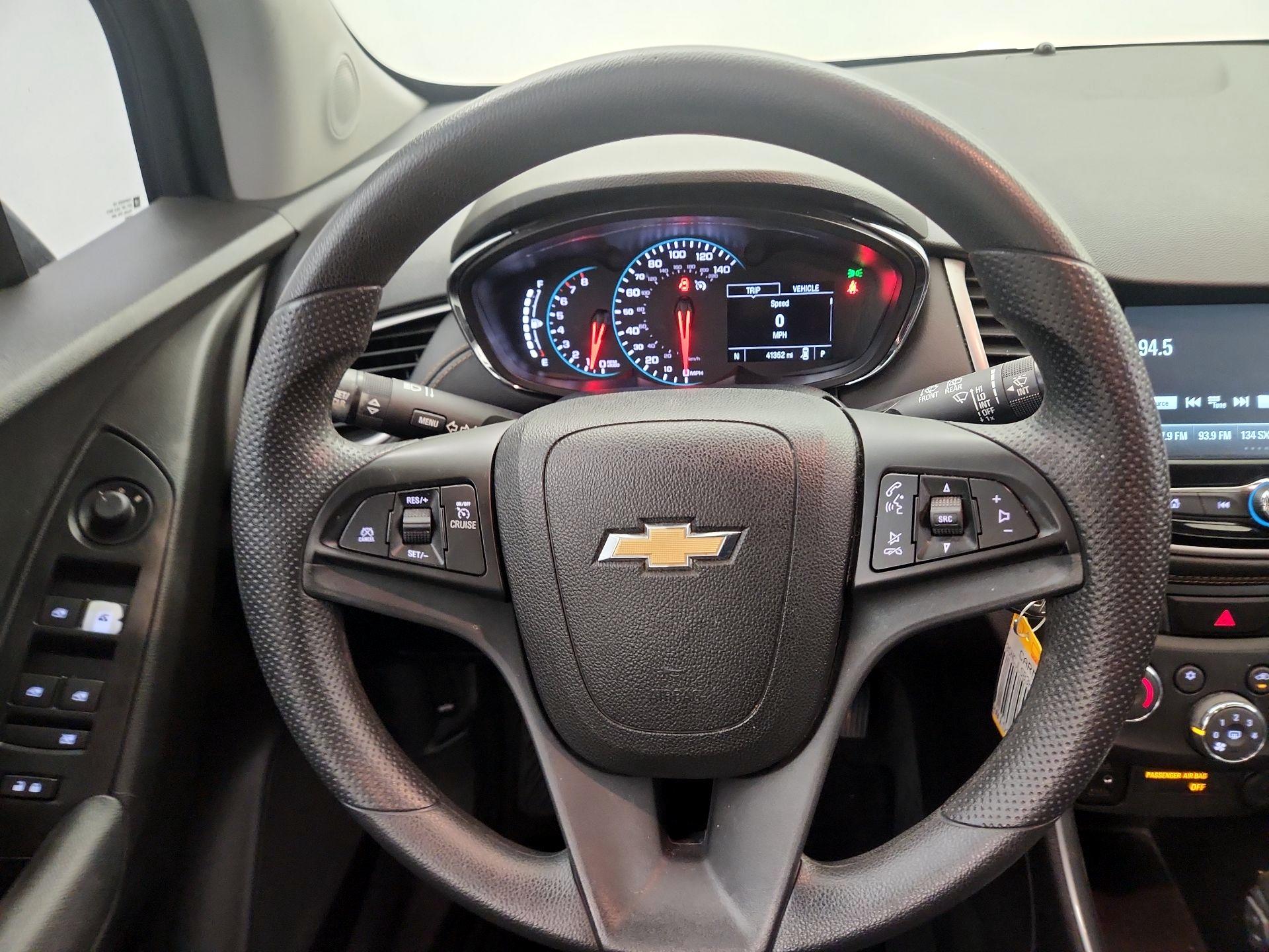 Thumbnail: 2017 Chevrolet Trax - 10