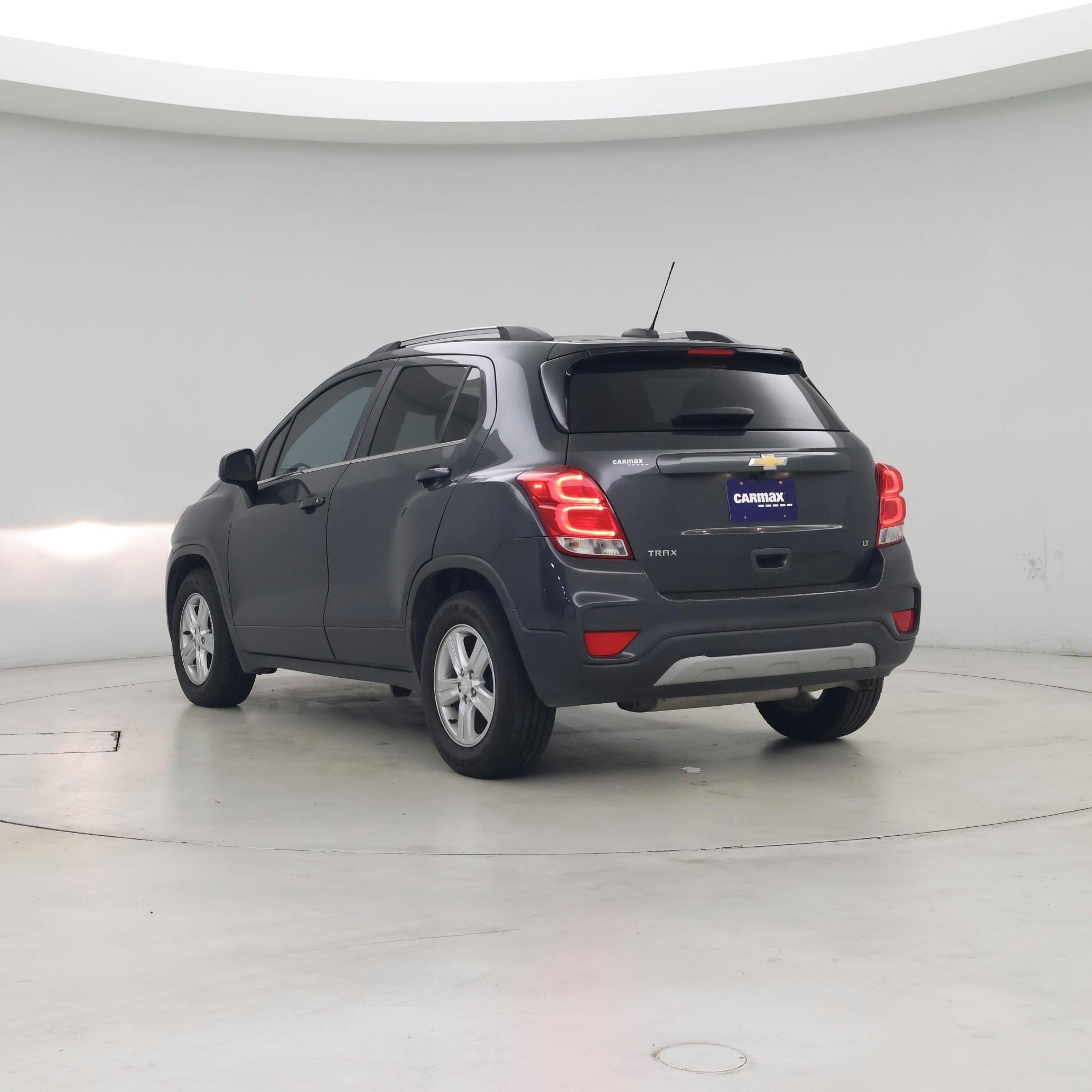 Thumbnail: 2017 Chevrolet Trax - 2