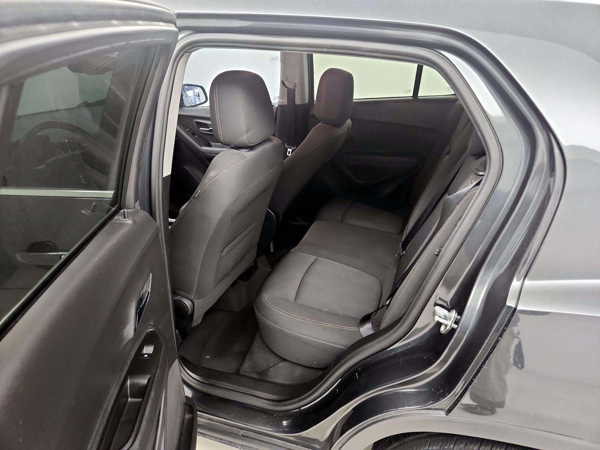 Thumbnail: 2017 Chevrolet Trax - 19