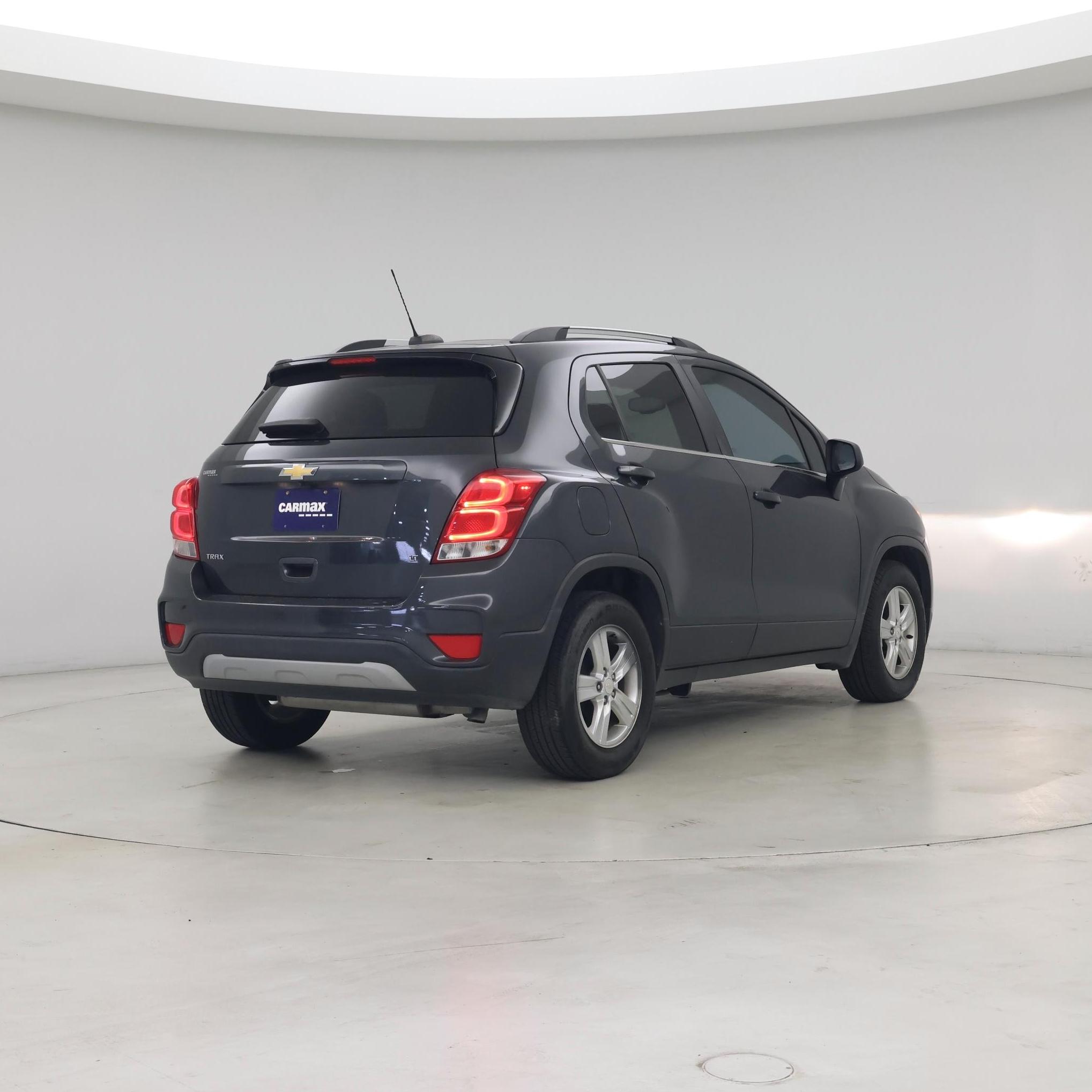 Thumbnail: 2017 Chevrolet Trax - 8