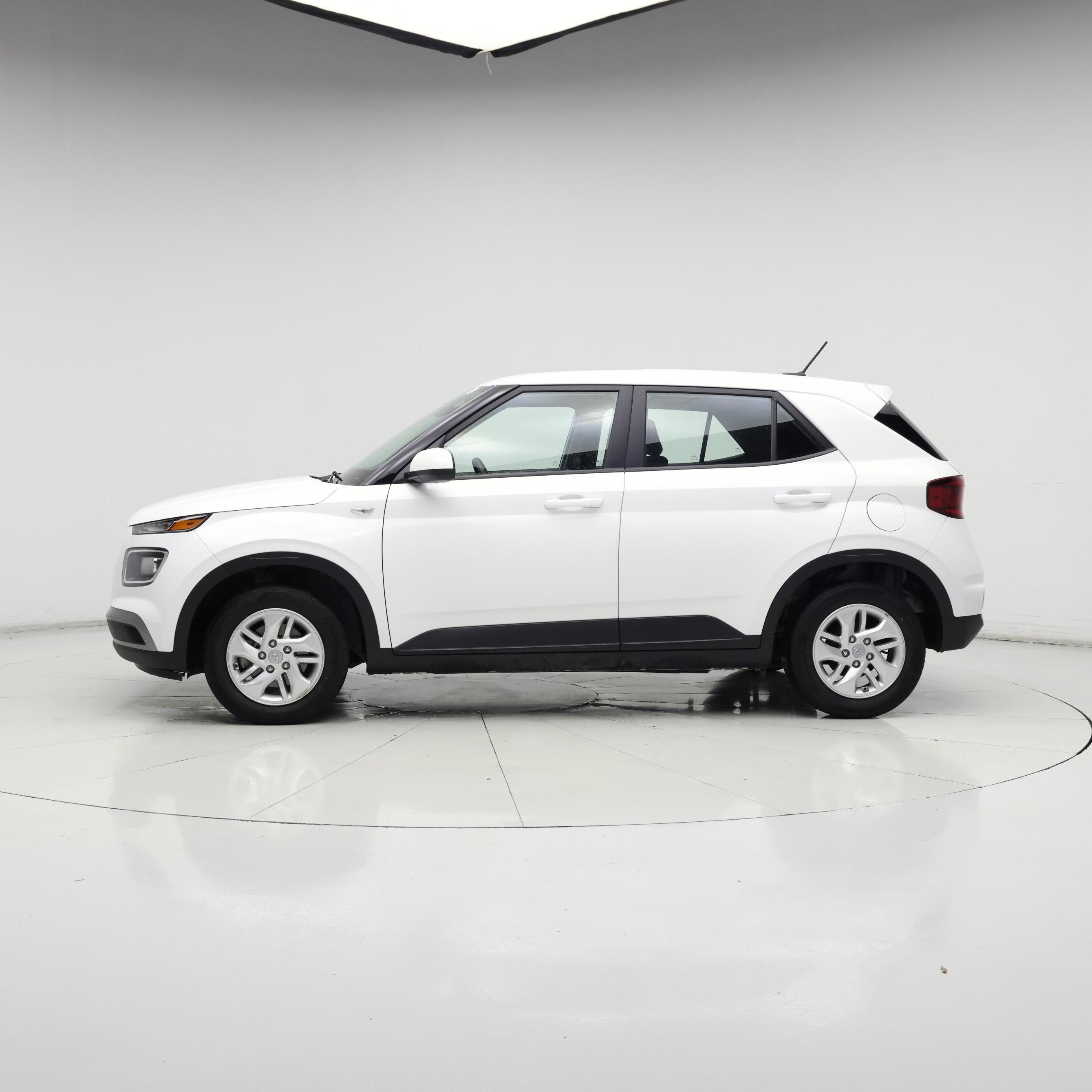 Thumbnail: 2024 Hyundai Venue - 3