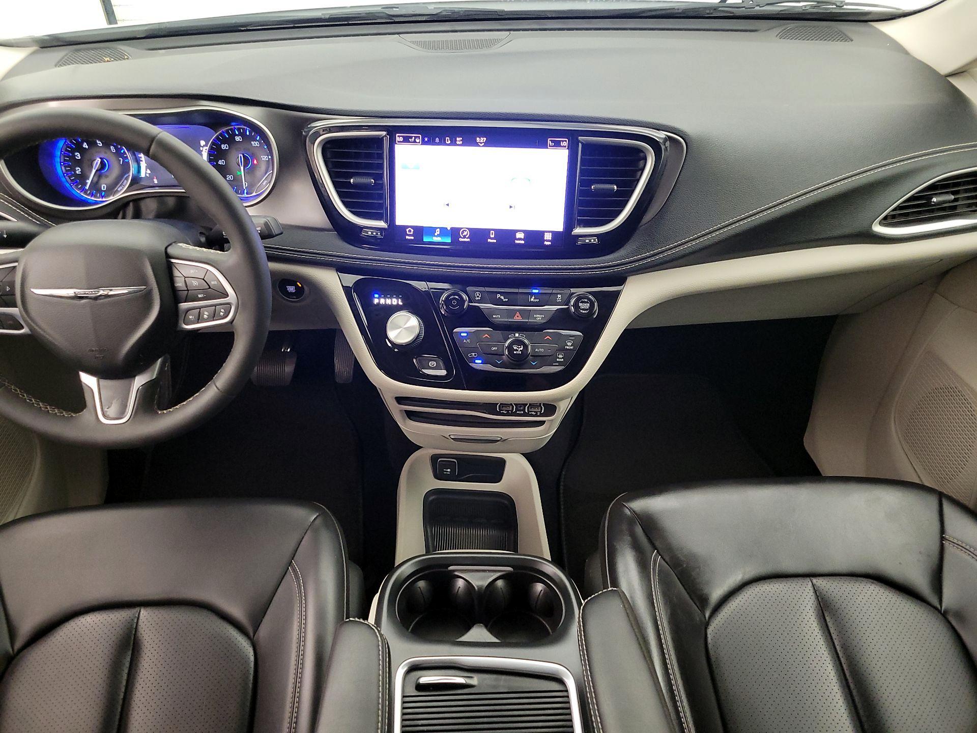 Thumbnail: 2023 Chrysler Pacifica - 9