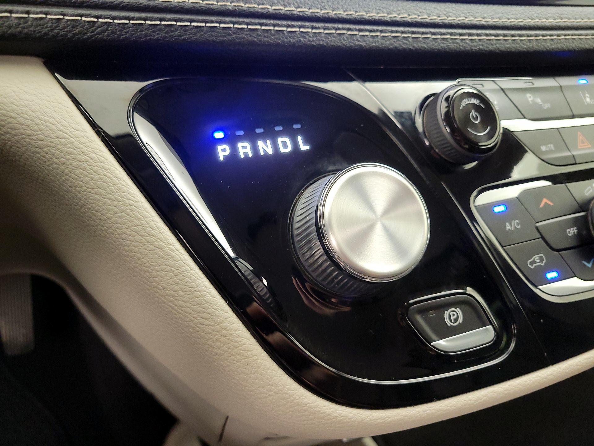 Thumbnail: 2023 Chrysler Pacifica - 17