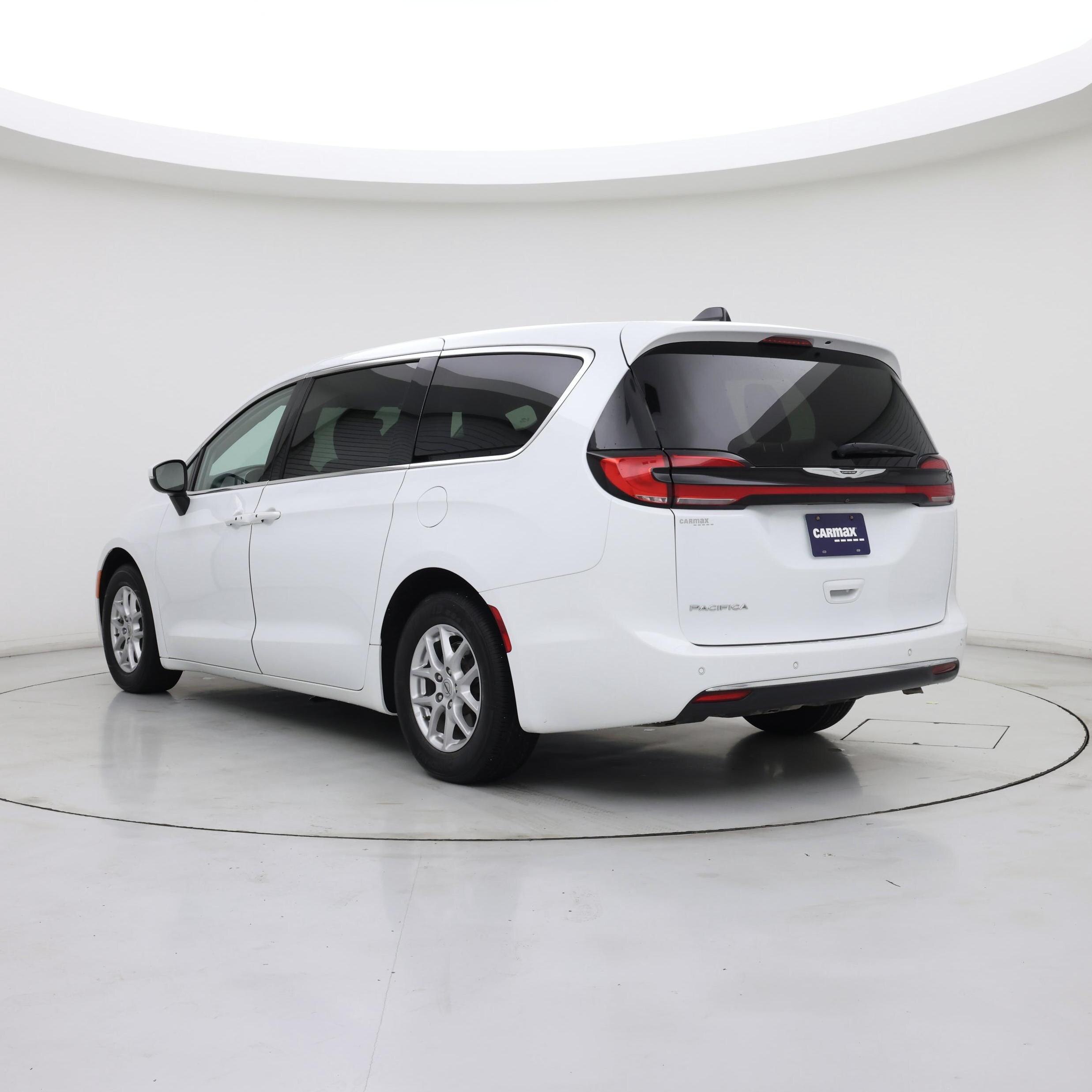 Thumbnail: 2023 Chrysler Pacifica - 2