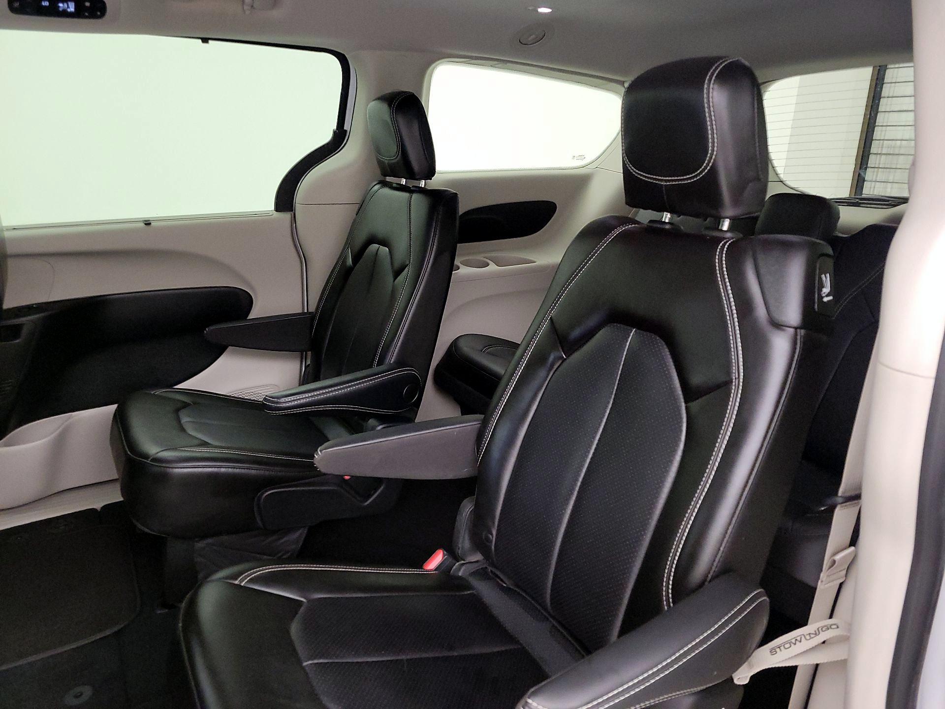 Thumbnail: 2023 Chrysler Pacifica - 19