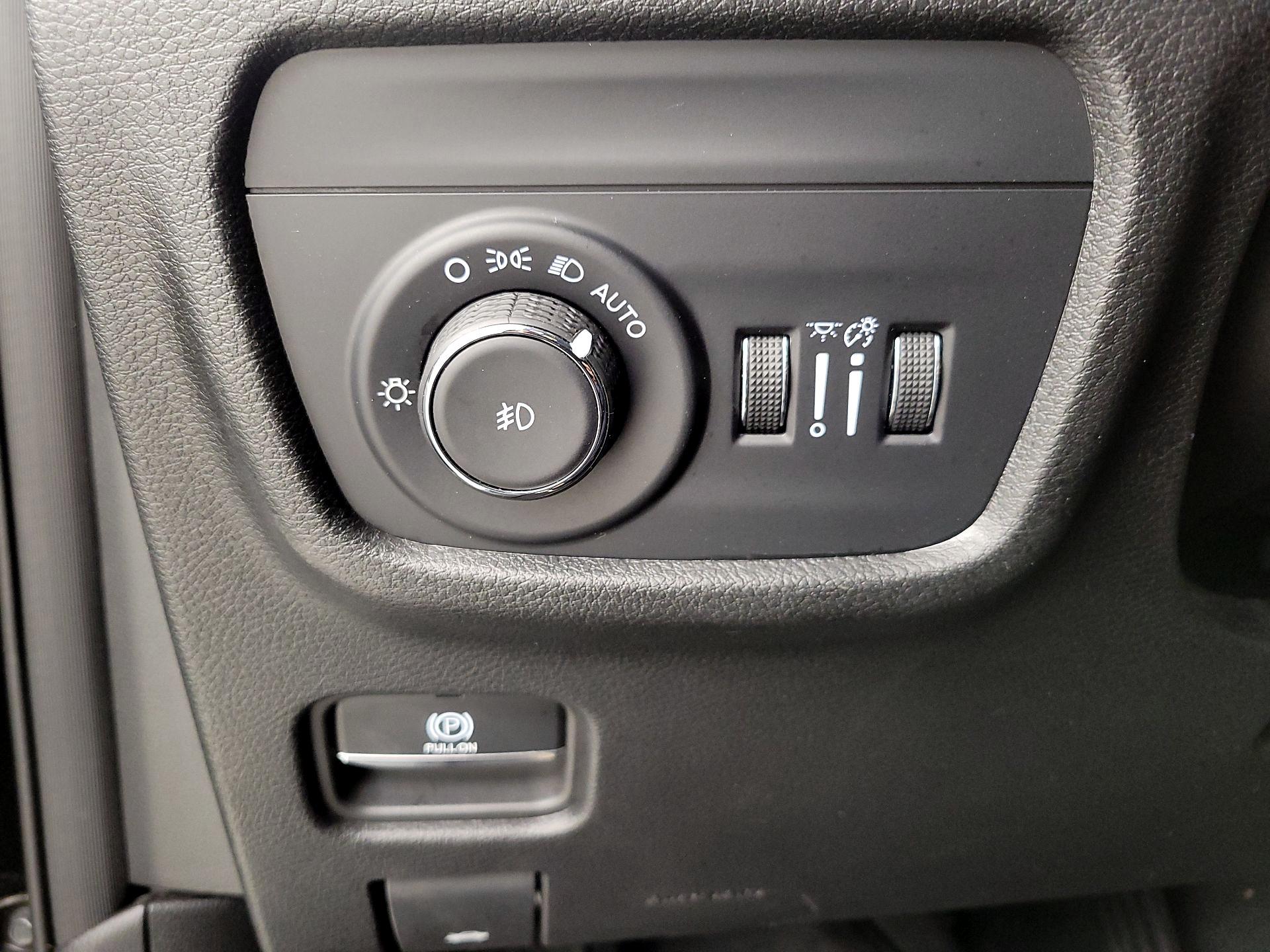 Thumbnail: 2023 Jeep Grand Cherokee - 13