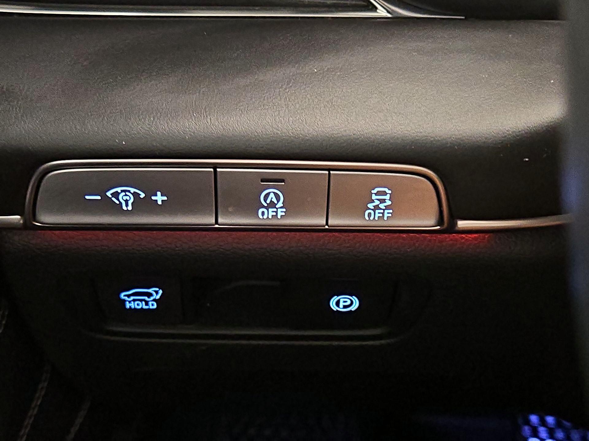 Thumbnail: 2022 Genesis GV80 - 13