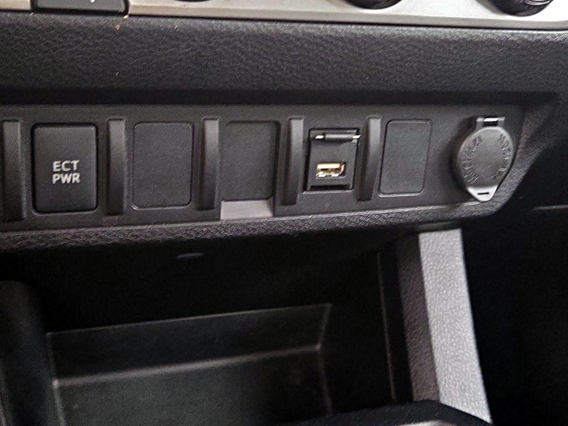 Thumbnail: 2021 Toyota Tacoma - 18