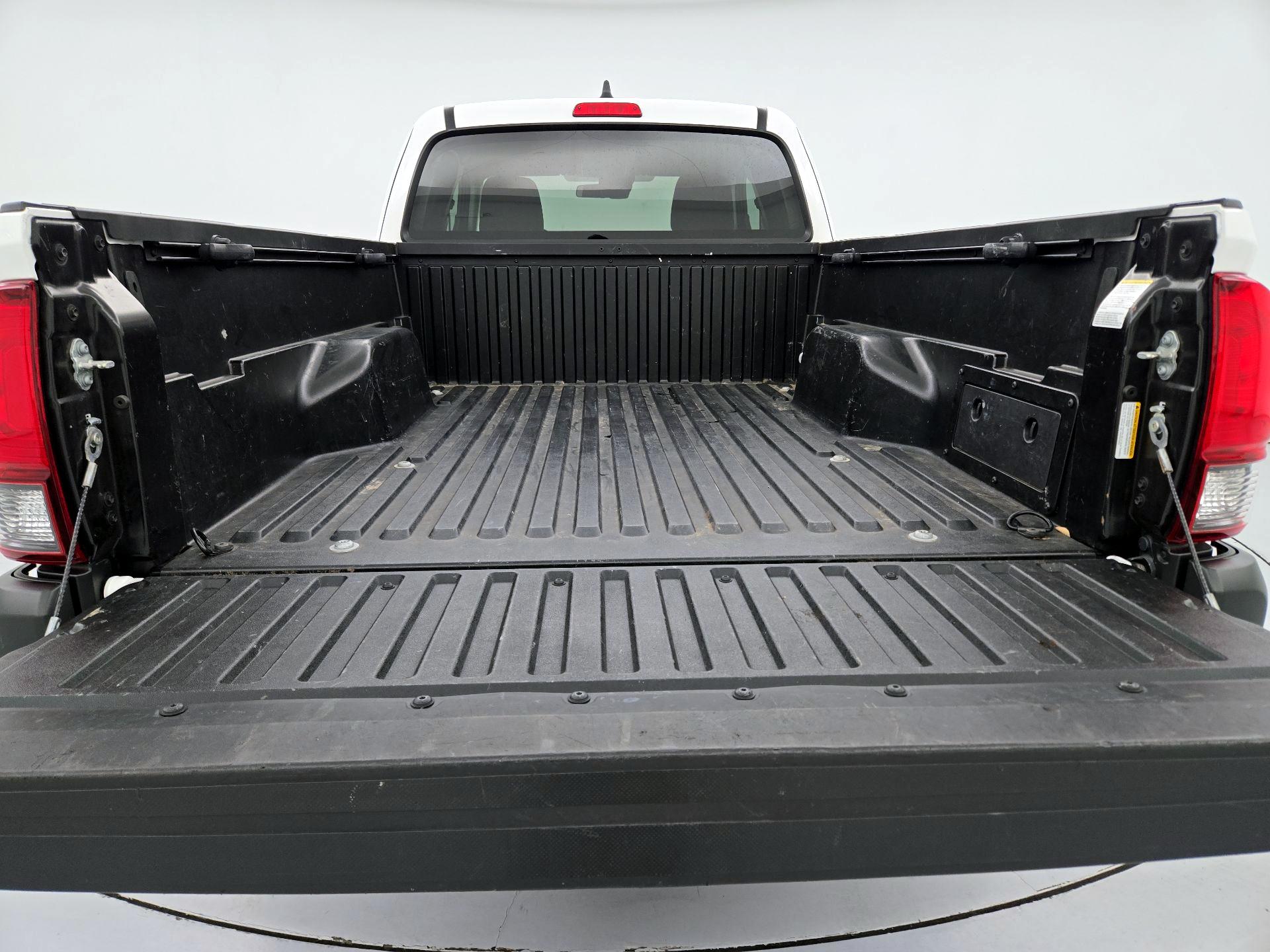 Thumbnail: 2021 Toyota Tacoma - 19