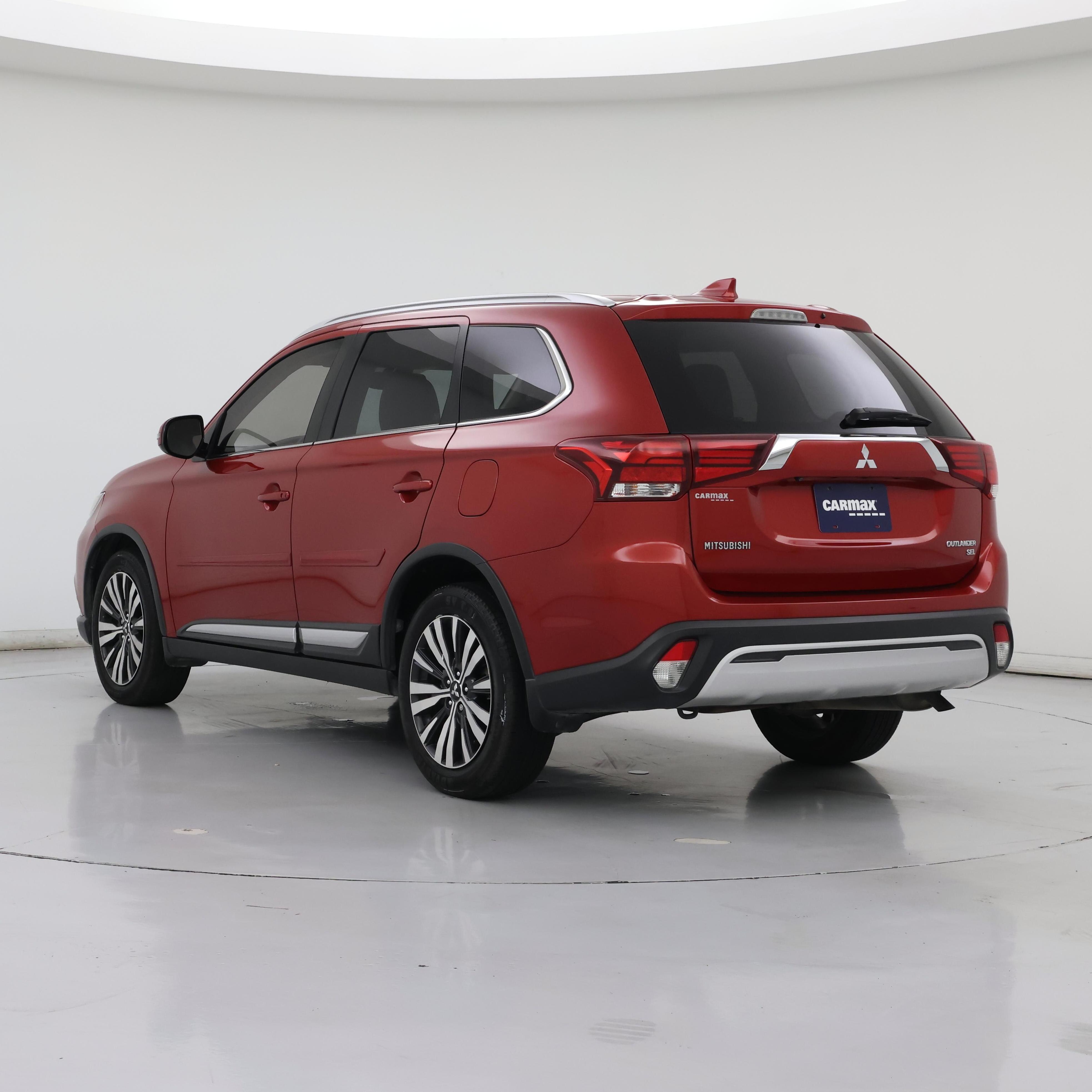 Thumbnail: 2019 Mitsubishi Outlander - 2