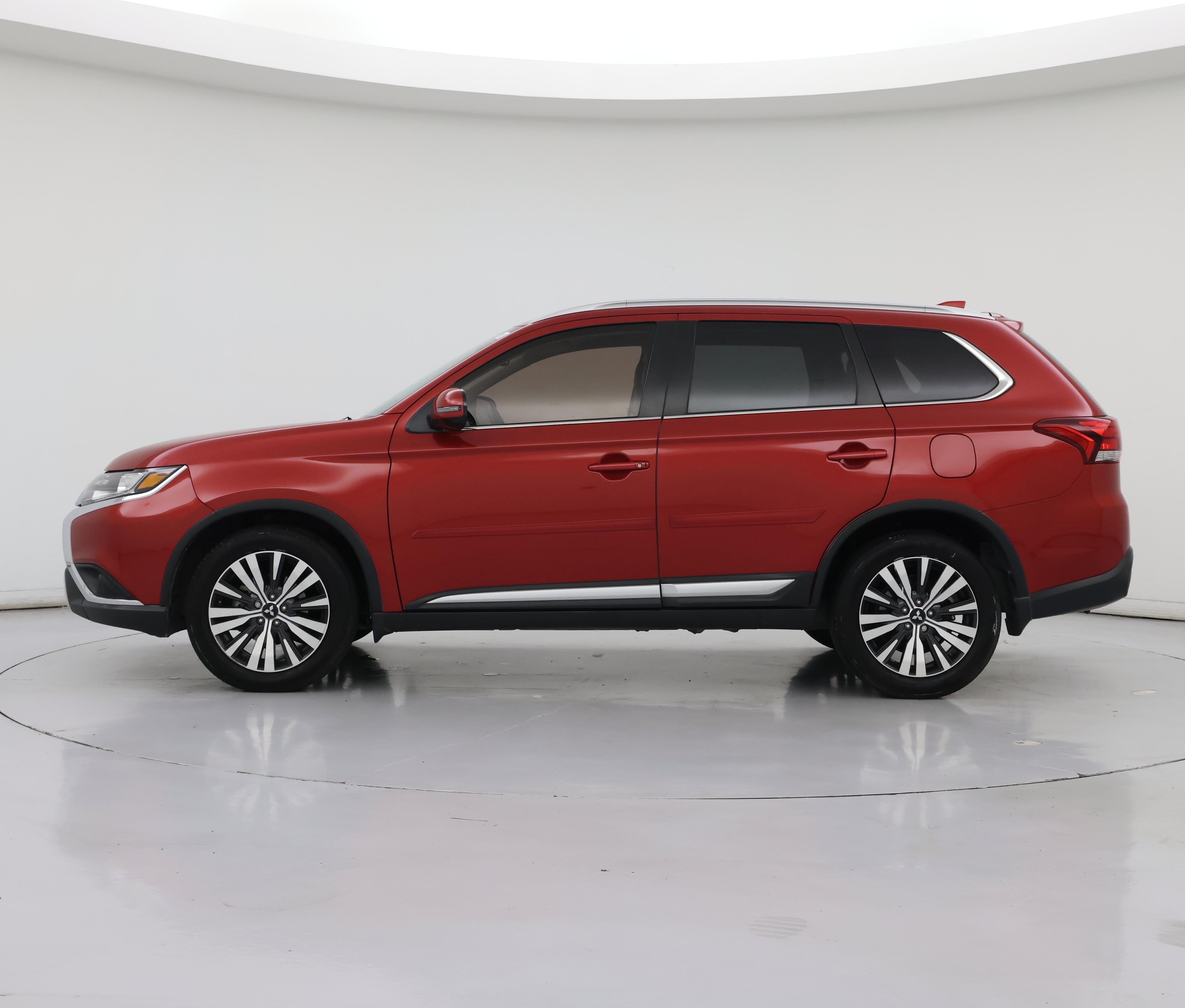 Thumbnail: 2019 Mitsubishi Outlander - 3