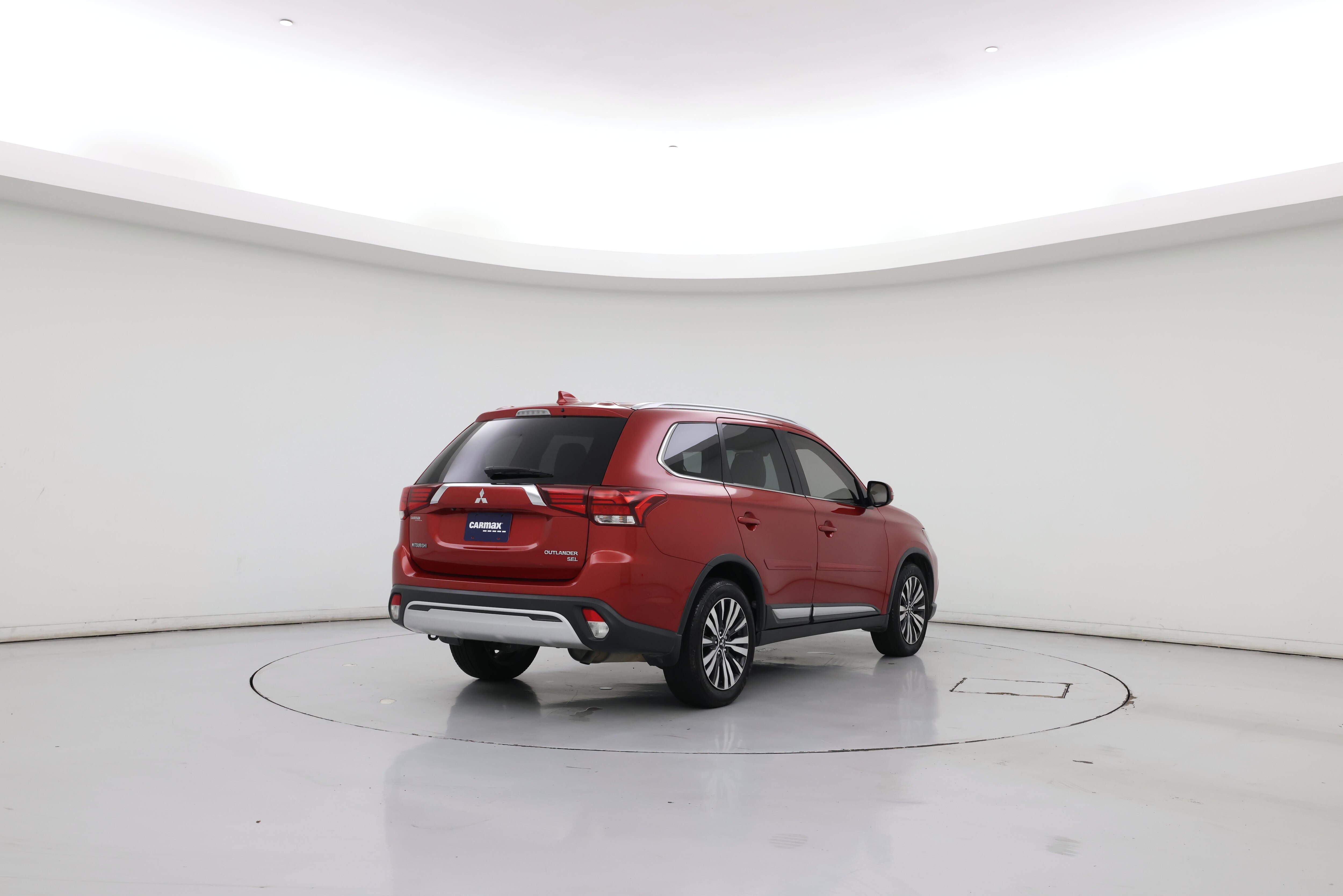 Thumbnail: 2019 Mitsubishi Outlander - 8