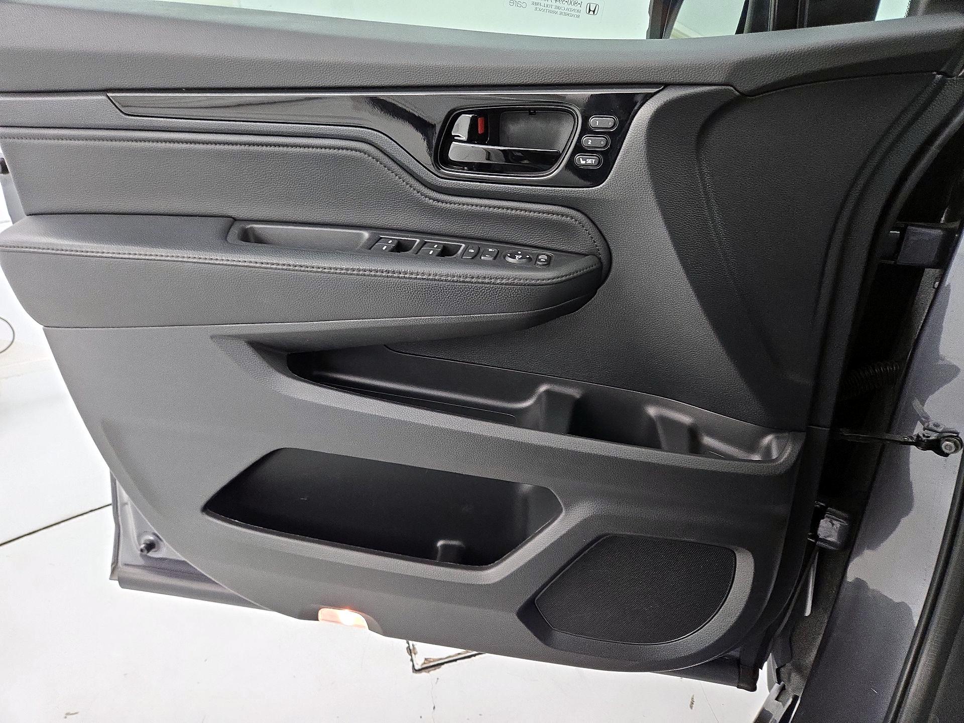 Thumbnail: 2023 Honda Odyssey - 12