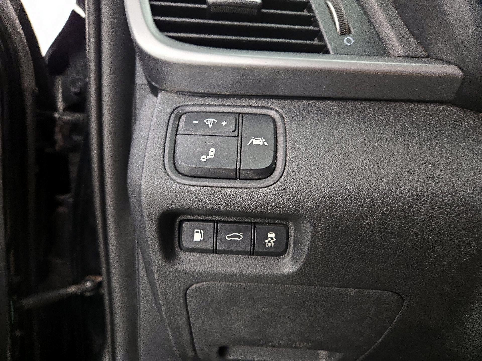 Thumbnail: 2020 Kia Optima - 13