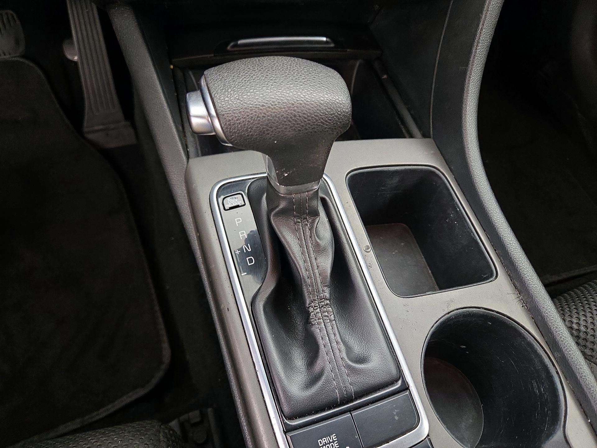 Thumbnail: 2020 Kia Optima - 17