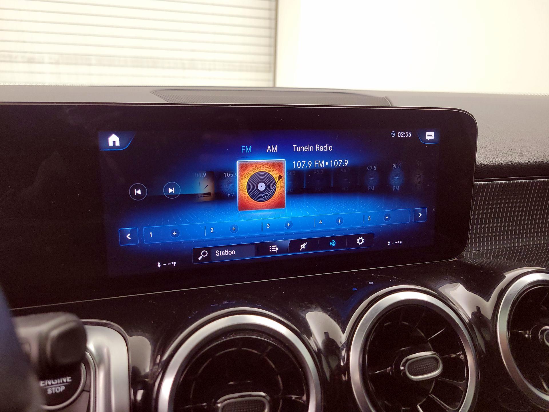 Thumbnail: 2023 Mercedes-Benz GLB - 15