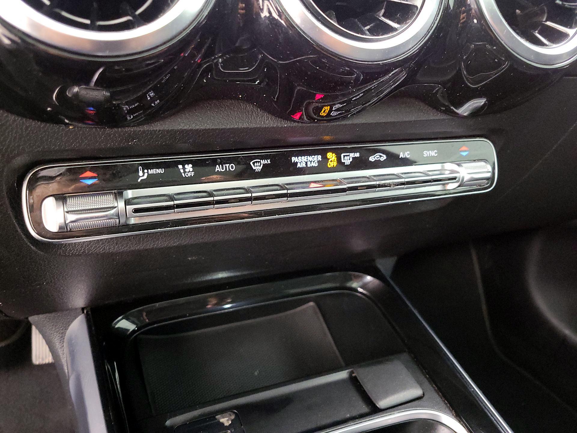 Thumbnail: 2023 Mercedes-Benz GLB - 16