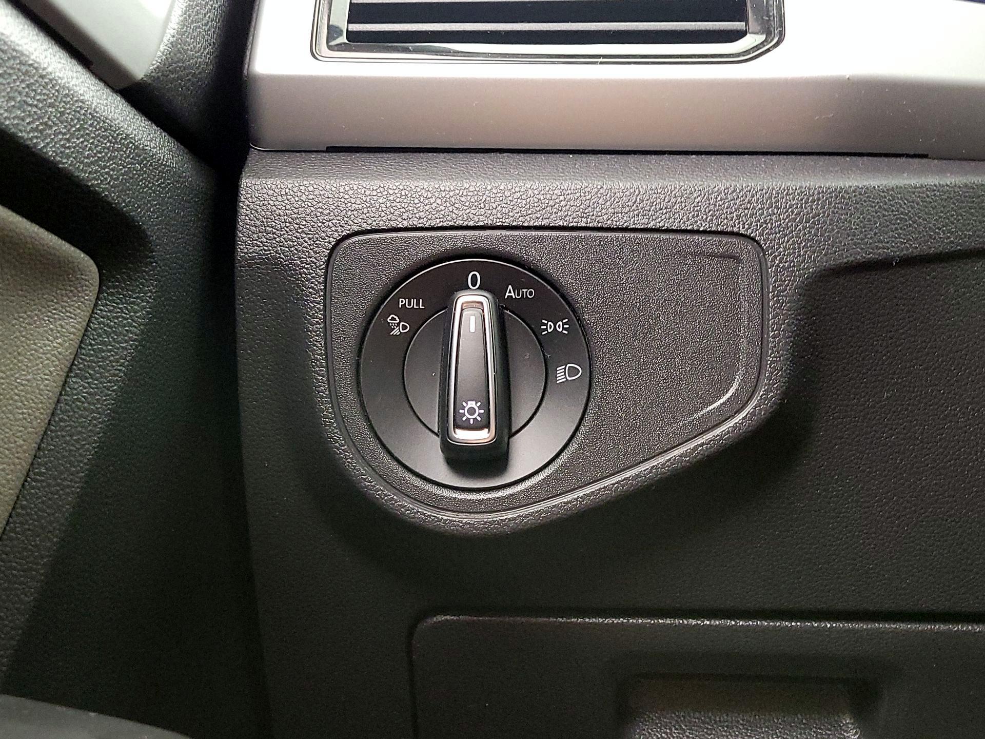 Thumbnail: 2022 Volkswagen Atlas - 13