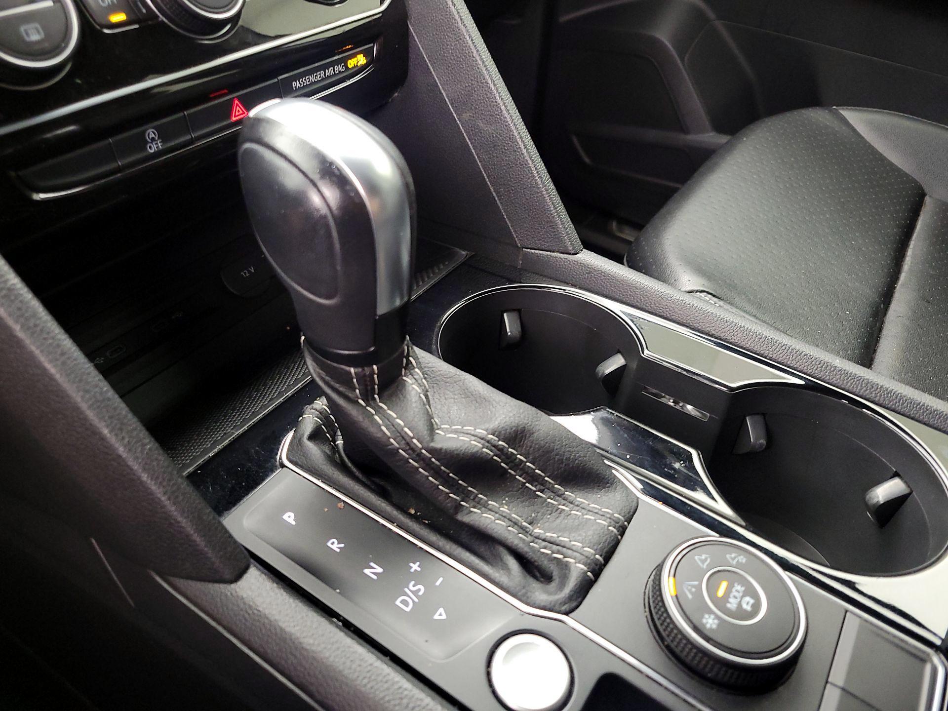 Thumbnail: 2022 Volkswagen Atlas - 18