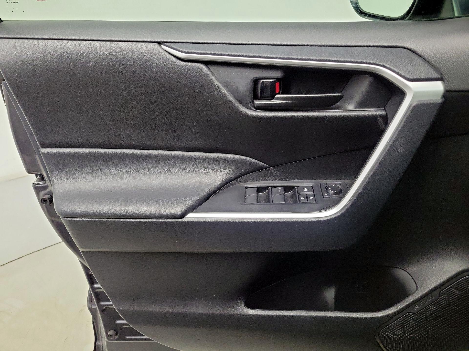 Thumbnail: 2024 Toyota RAV4 - 12