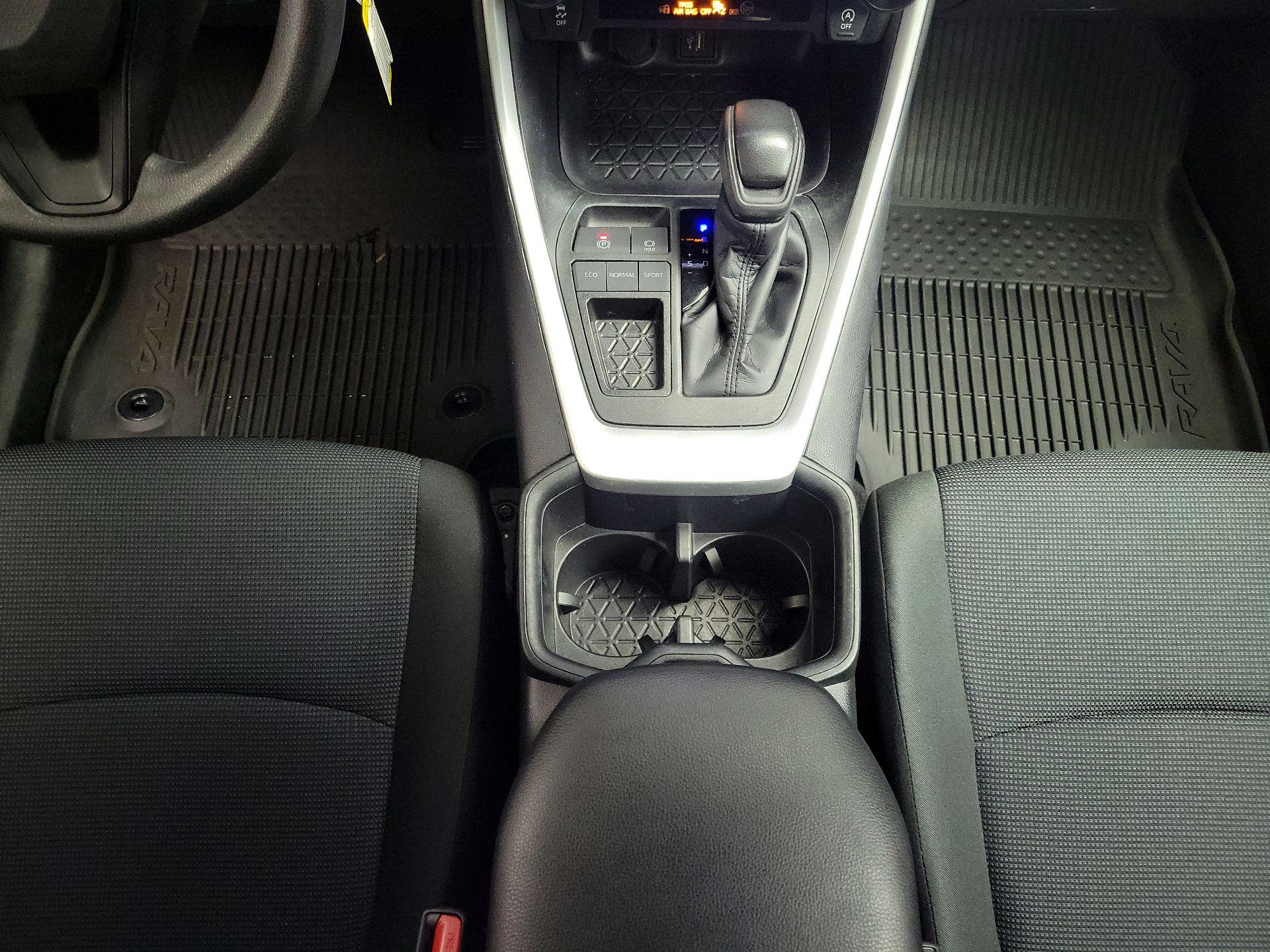 Thumbnail: 2024 Toyota RAV4 - 17