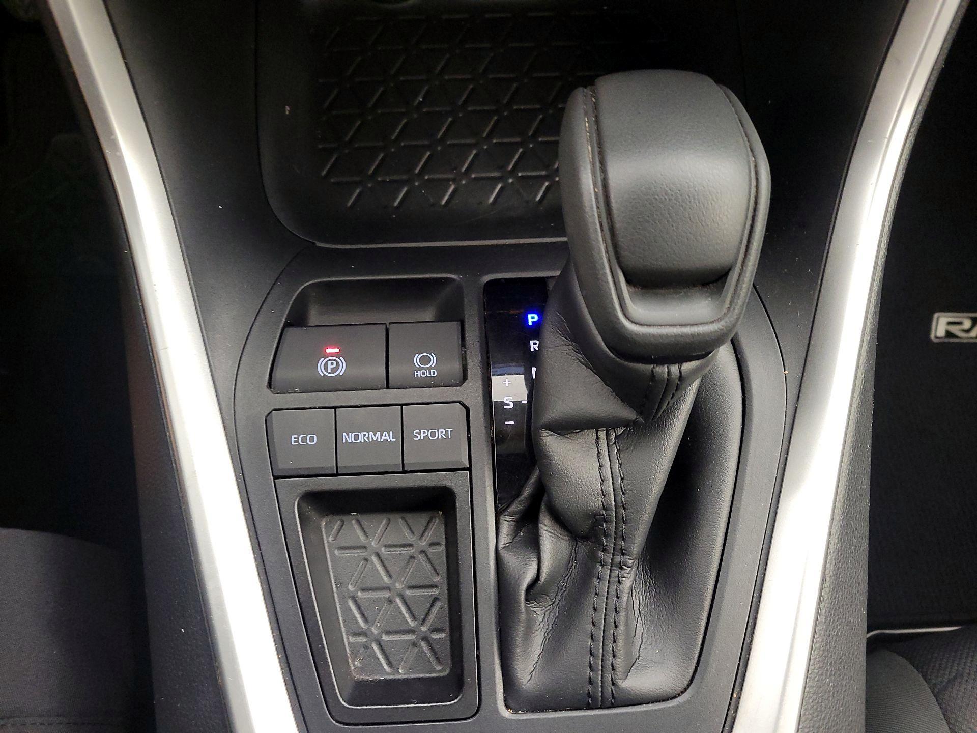 Thumbnail: 2023 Toyota RAV4 - 15