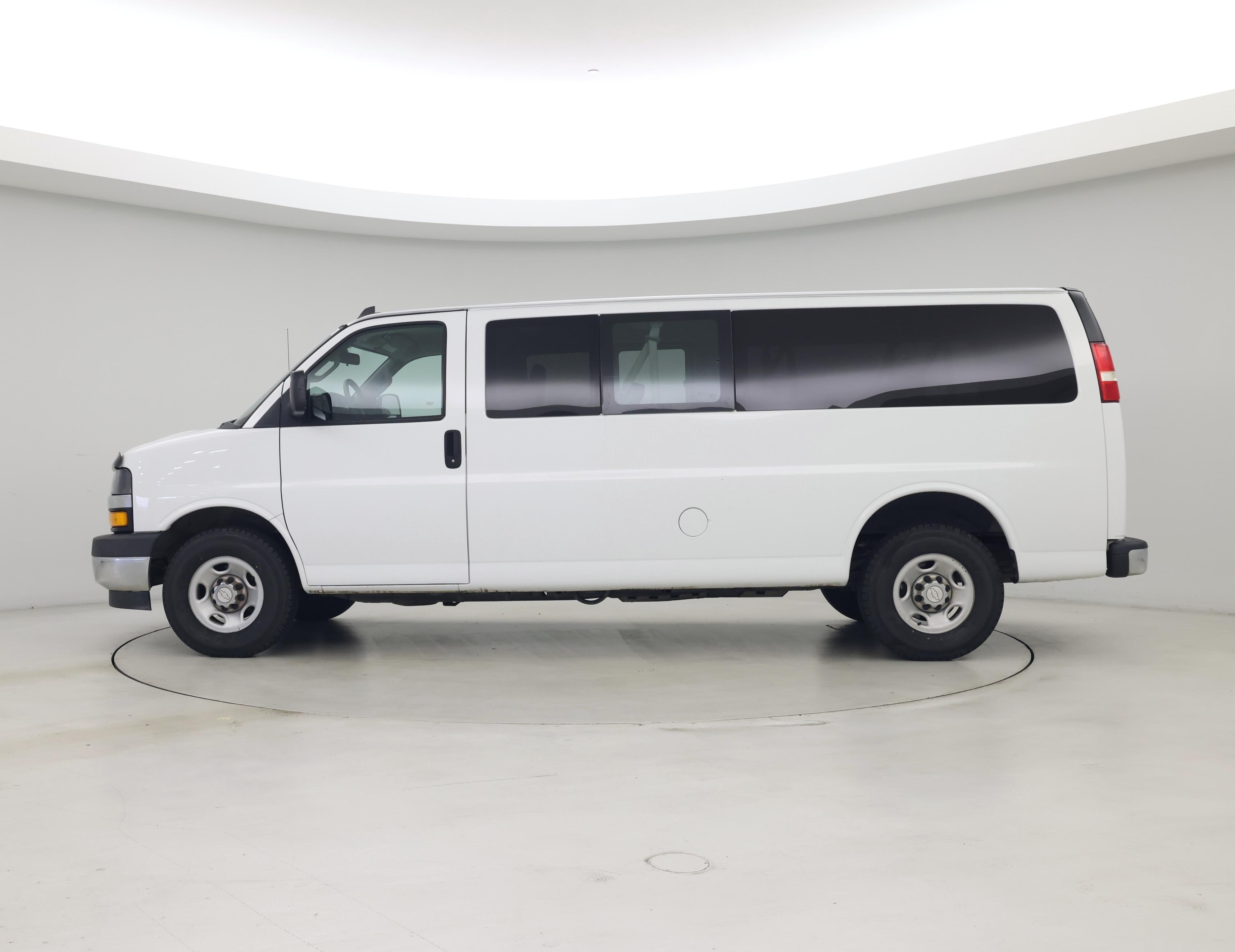 Thumbnail: 2019 Chevrolet Express - 3