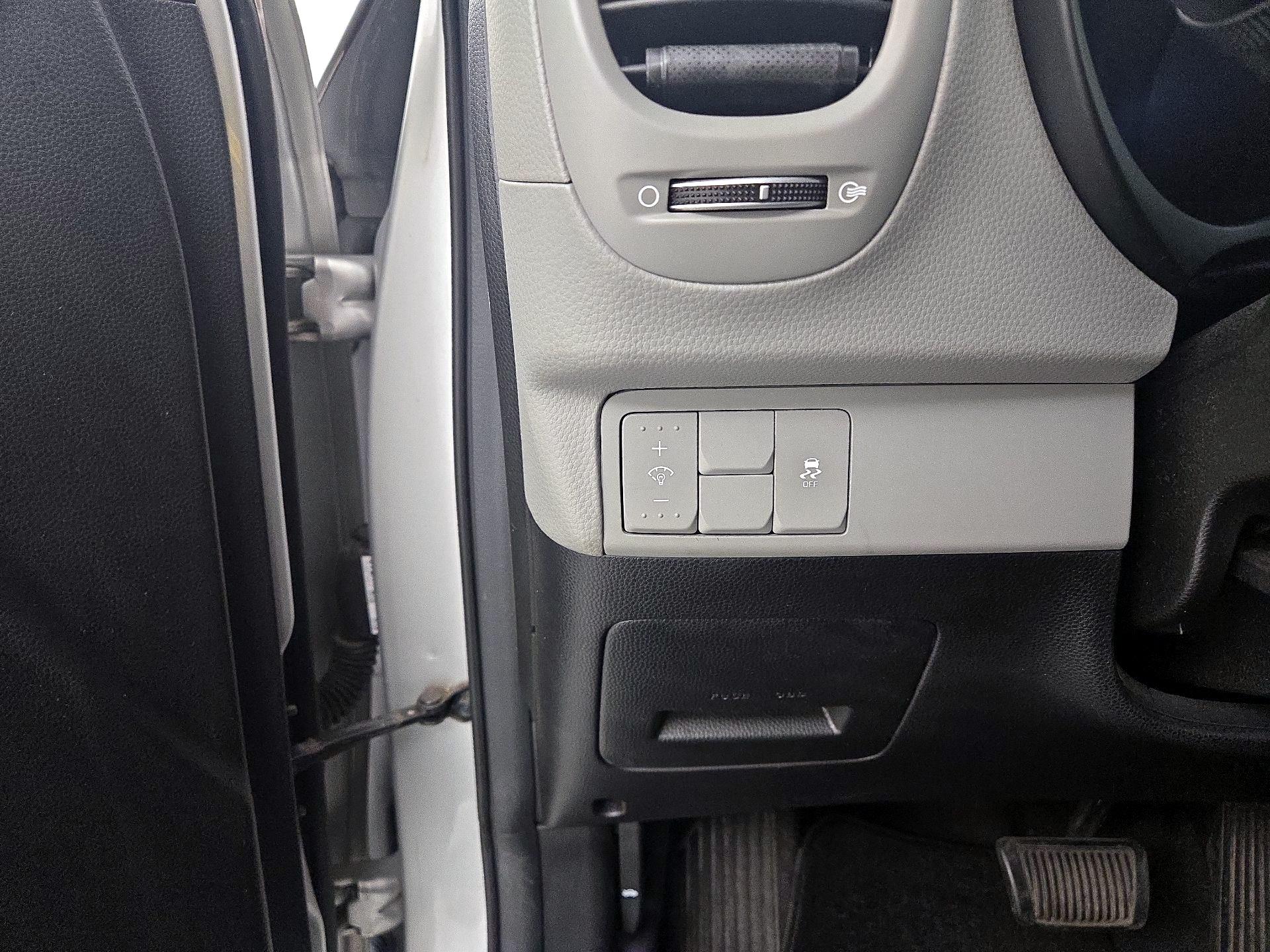 Thumbnail: 2018 Kia Soul - 13