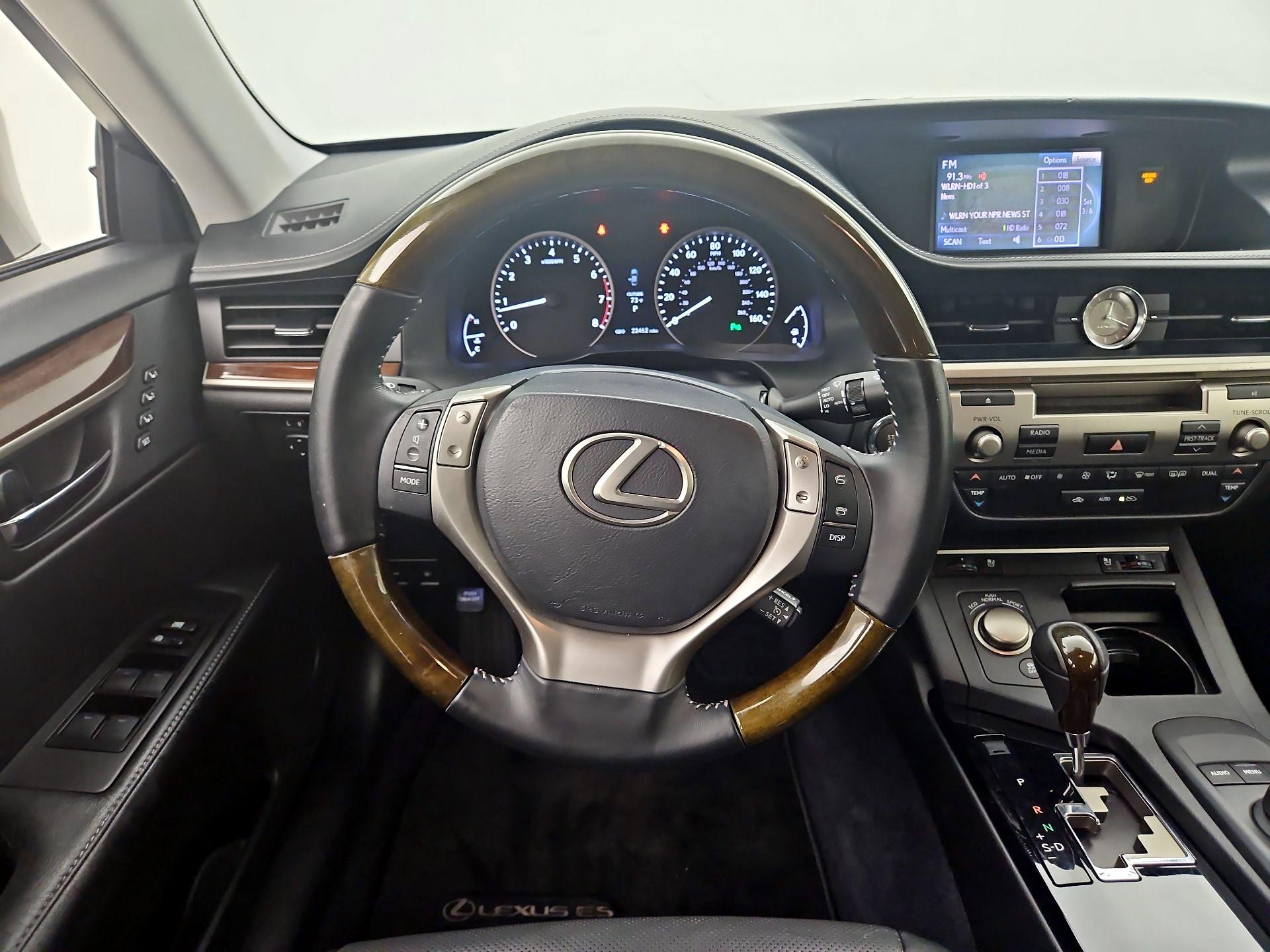 Thumbnail: 2014 Lexus ES - 10