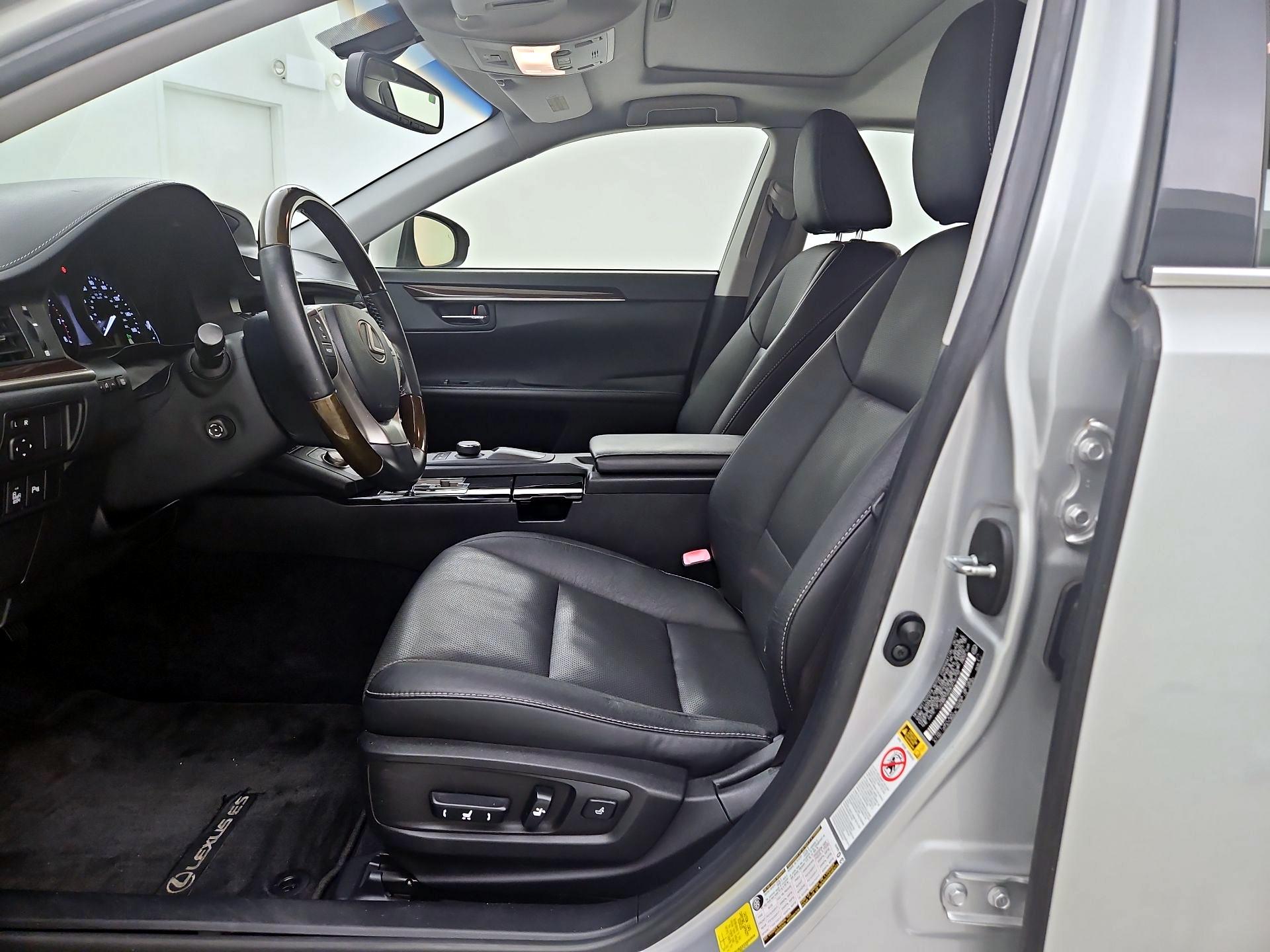 Thumbnail: 2014 Lexus ES - 11