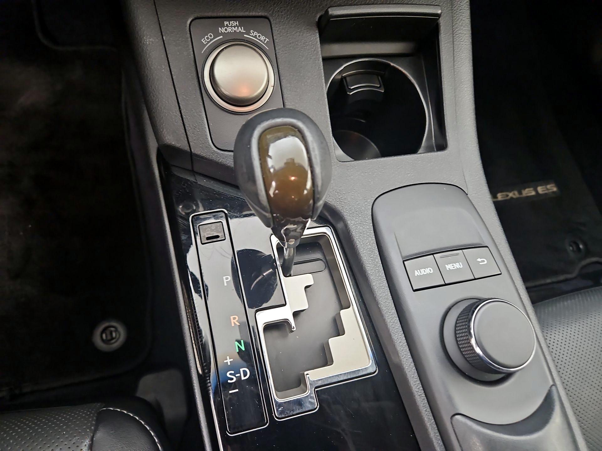 Thumbnail: 2014 Lexus ES - 17